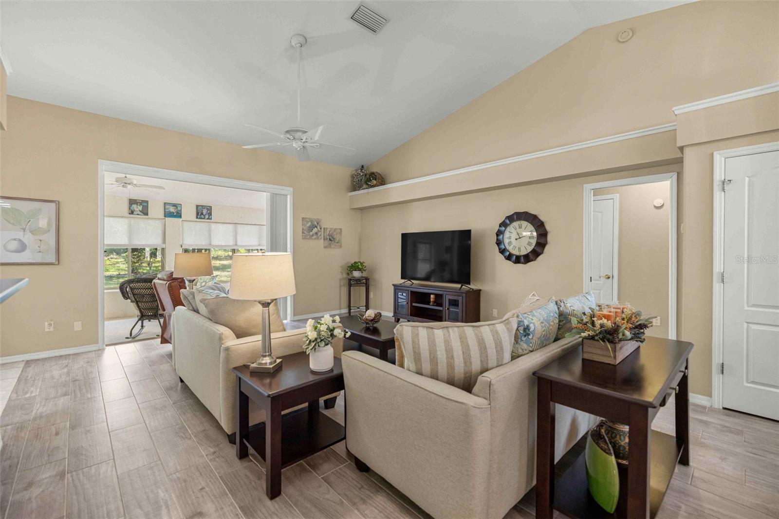 PINE RIDGE UNIT 3 PB 8 PG 51 LOT 12 BLK 38 - Residential
