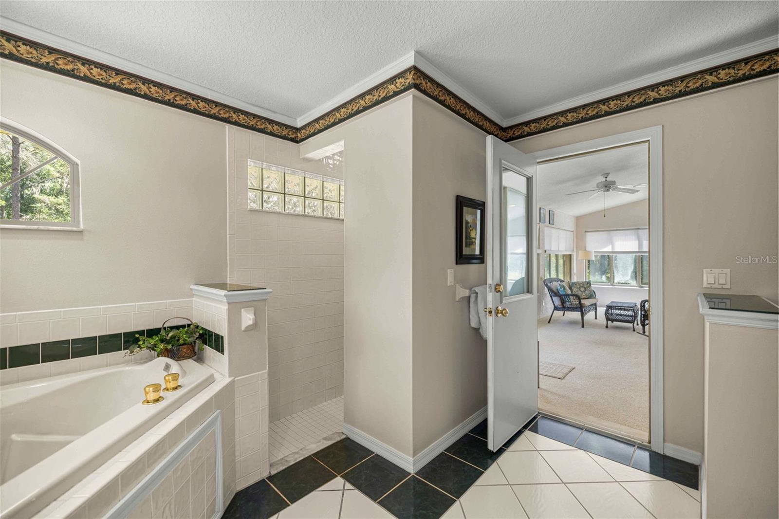 PINE RIDGE UNIT 3 PB 8 PG 51 LOT 12 BLK 38 - Residential
