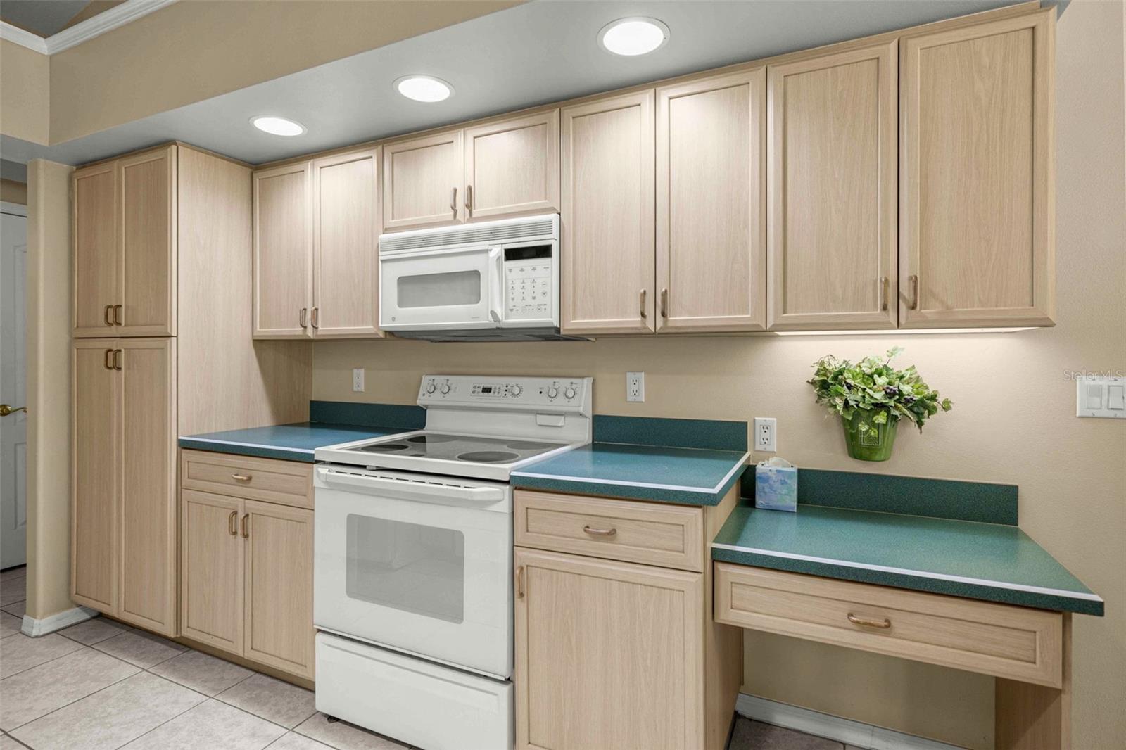 PINE RIDGE UNIT 3 PB 8 PG 51 LOT 12 BLK 38 - Residential