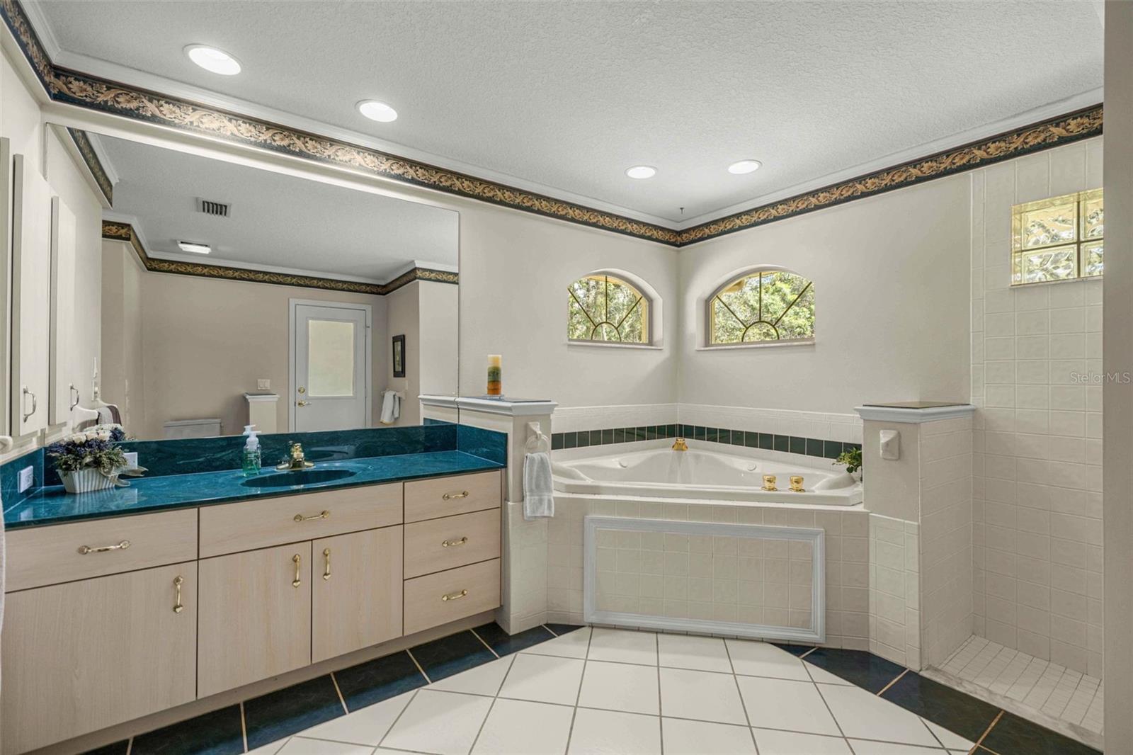 PINE RIDGE UNIT 3 PB 8 PG 51 LOT 12 BLK 38 - Residential