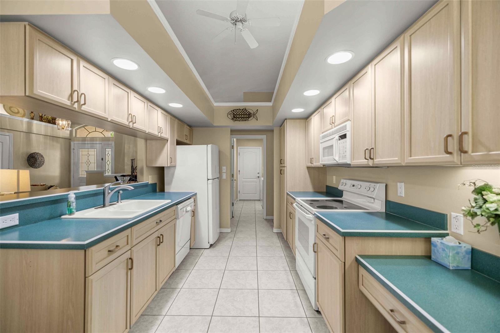 PINE RIDGE UNIT 3 PB 8 PG 51 LOT 12 BLK 38 - Residential