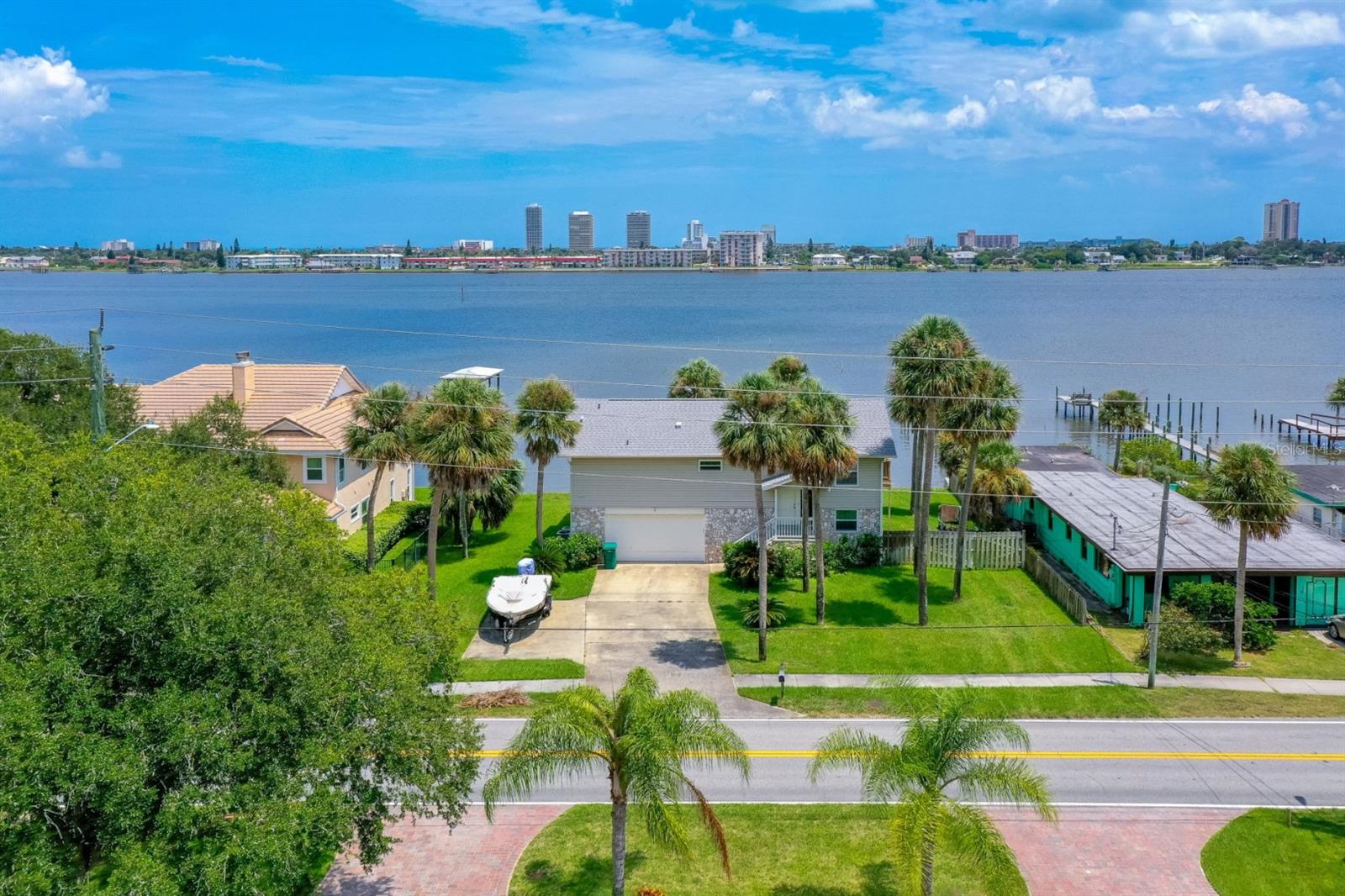 This charming single-family home located at 1633 Riverside Drive in Daytona Beach, FL was built in 1989. With 3 bedrooms and 3 bathrooms spread across 1,884 sq.ft. of finished living space, this property offers plenty of room to spread out and relax. The lot size is 17,000 sq.ft., providing ample outdoor space for outdoor activities and entertaining. This well-maintained home is the perfect blend of comfort and convenience, making it an ideal place to call home.