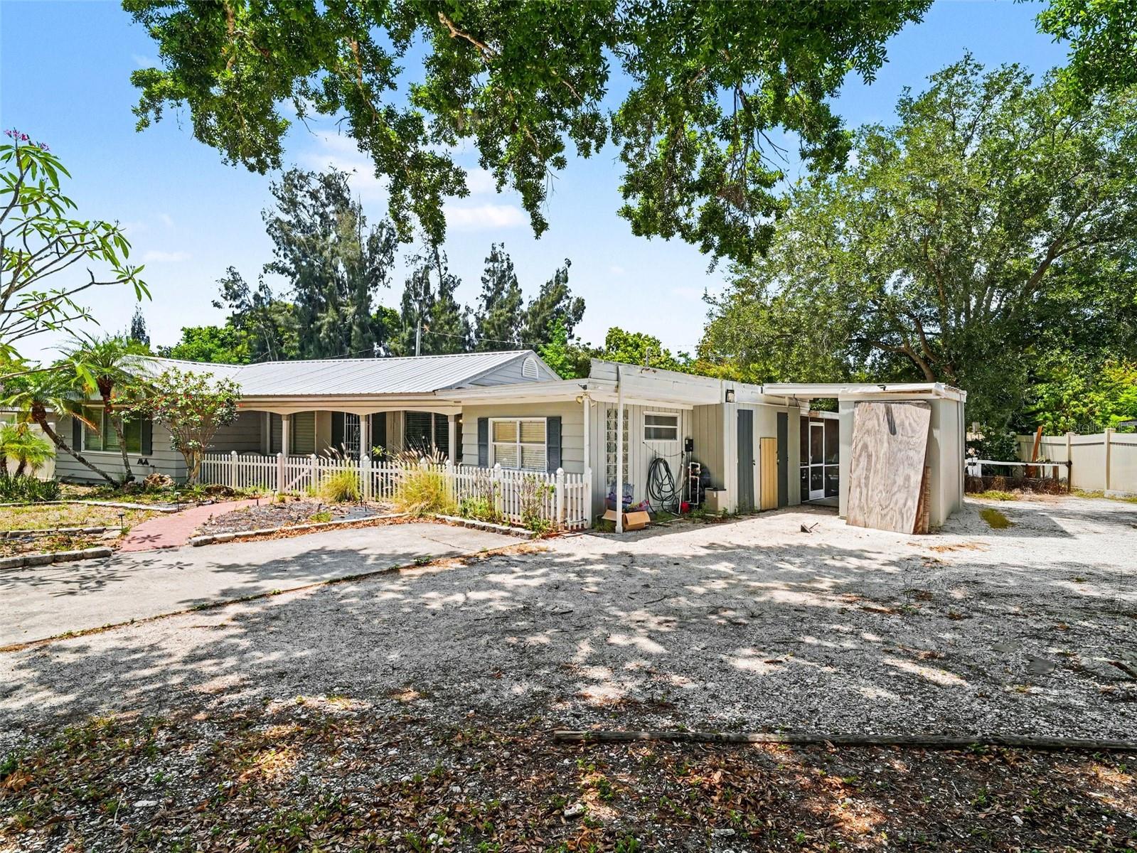 FLORAL PARK HOMESTEADS - Residential
