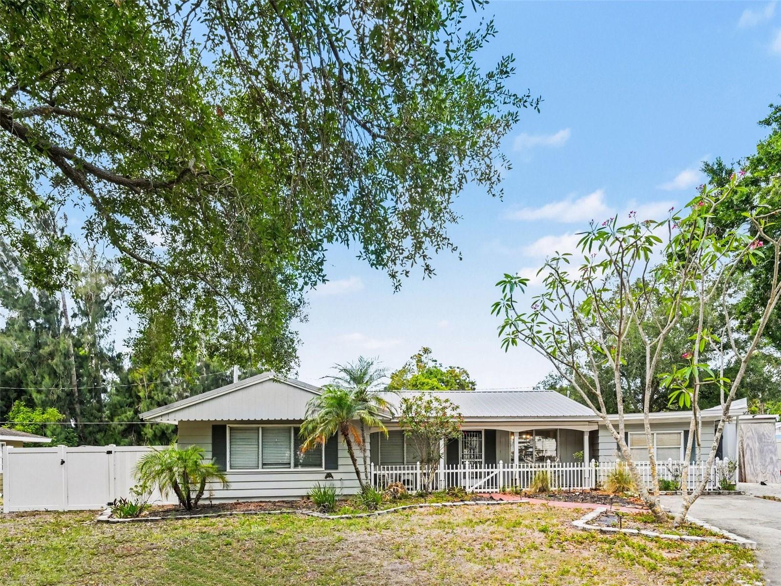 FLORAL PARK HOMESTEADS - Residential