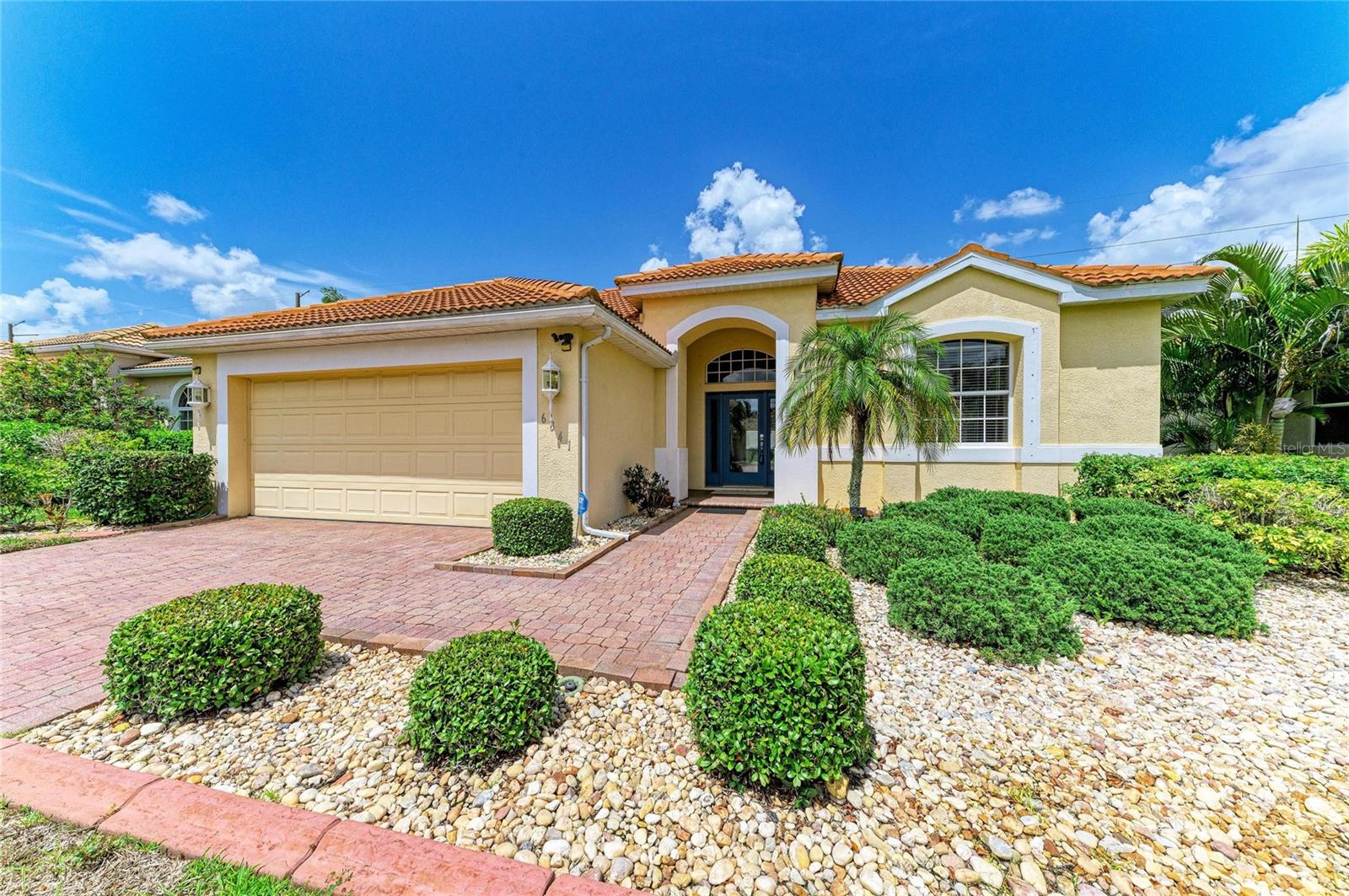 RIVER PLACE - Residential