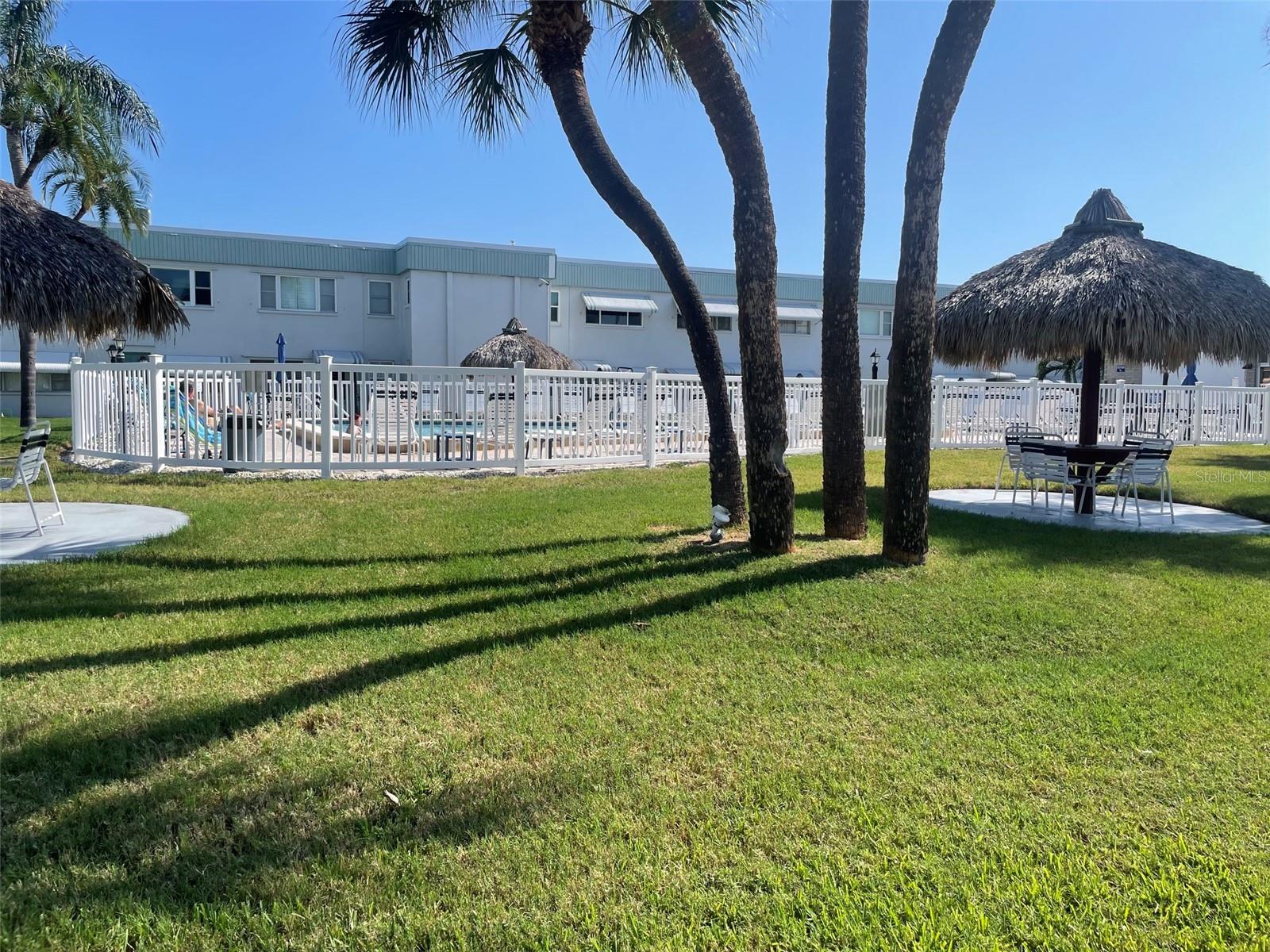 PARADISE SHORES - Residential