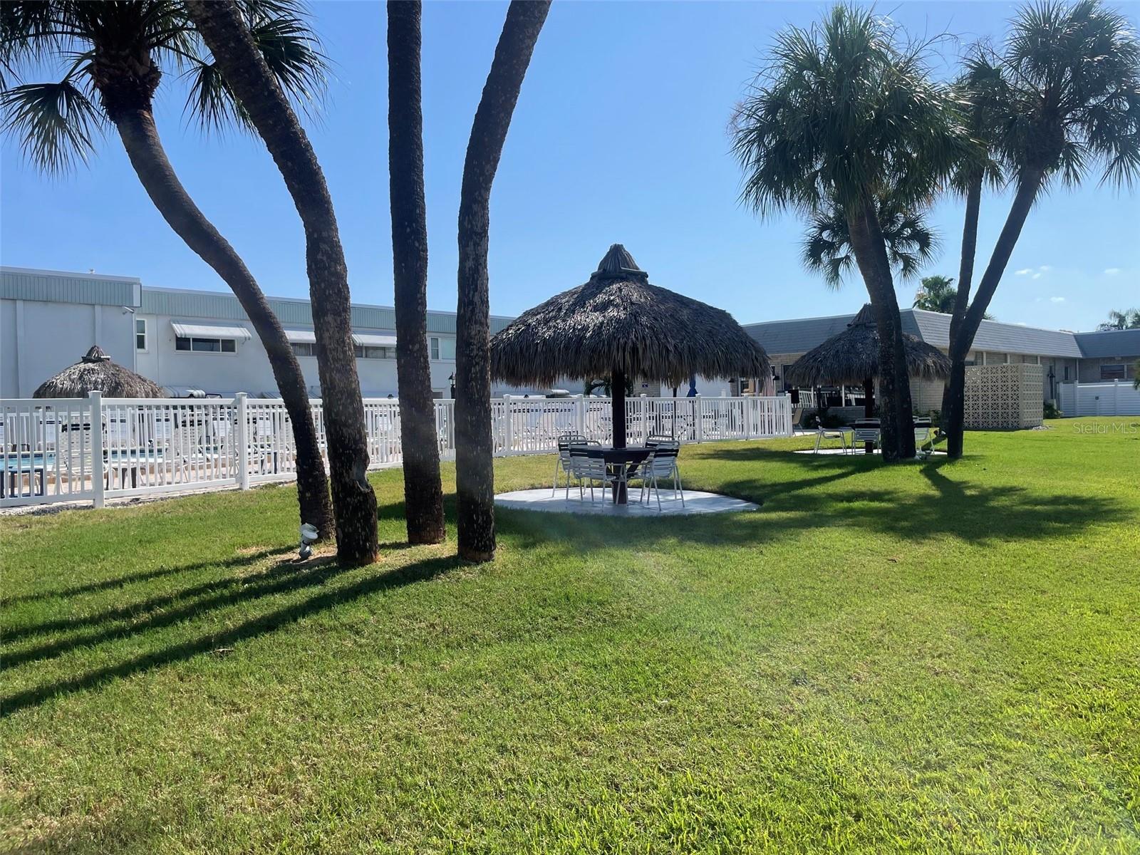 PARADISE SHORES - Residential