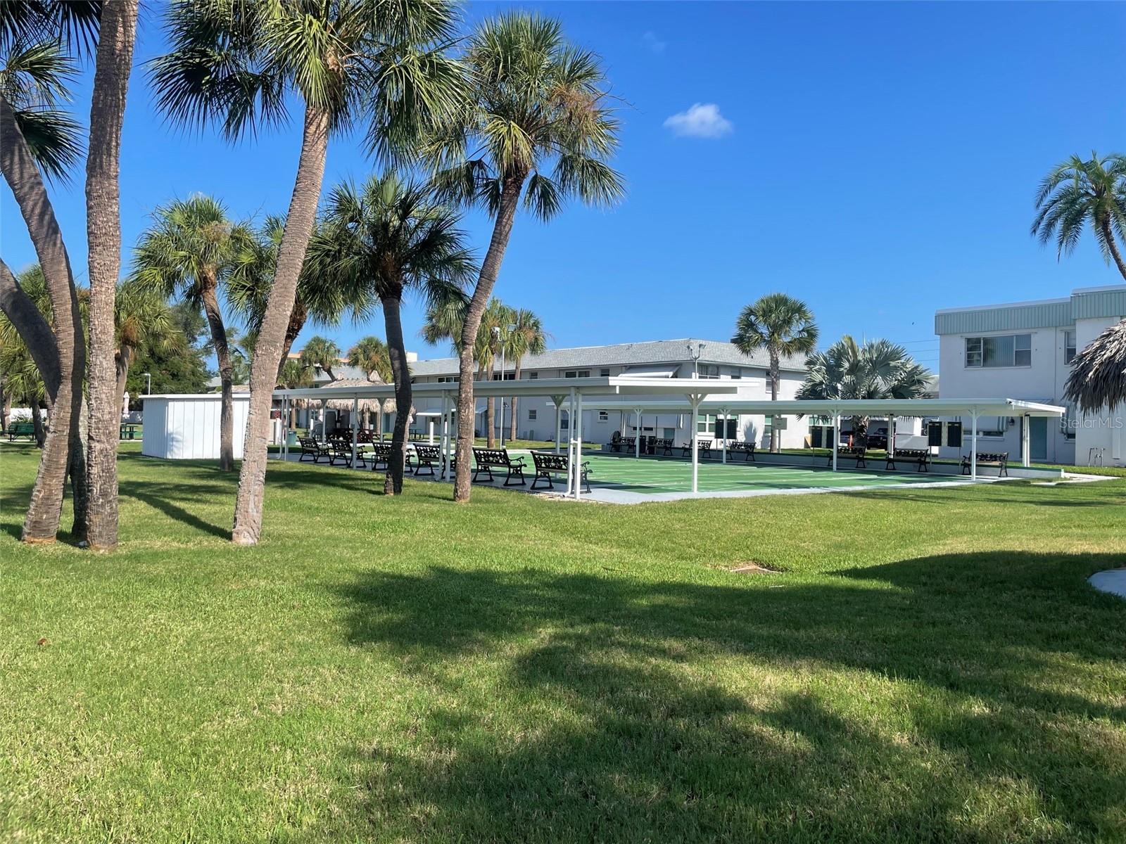 PARADISE SHORES - Residential