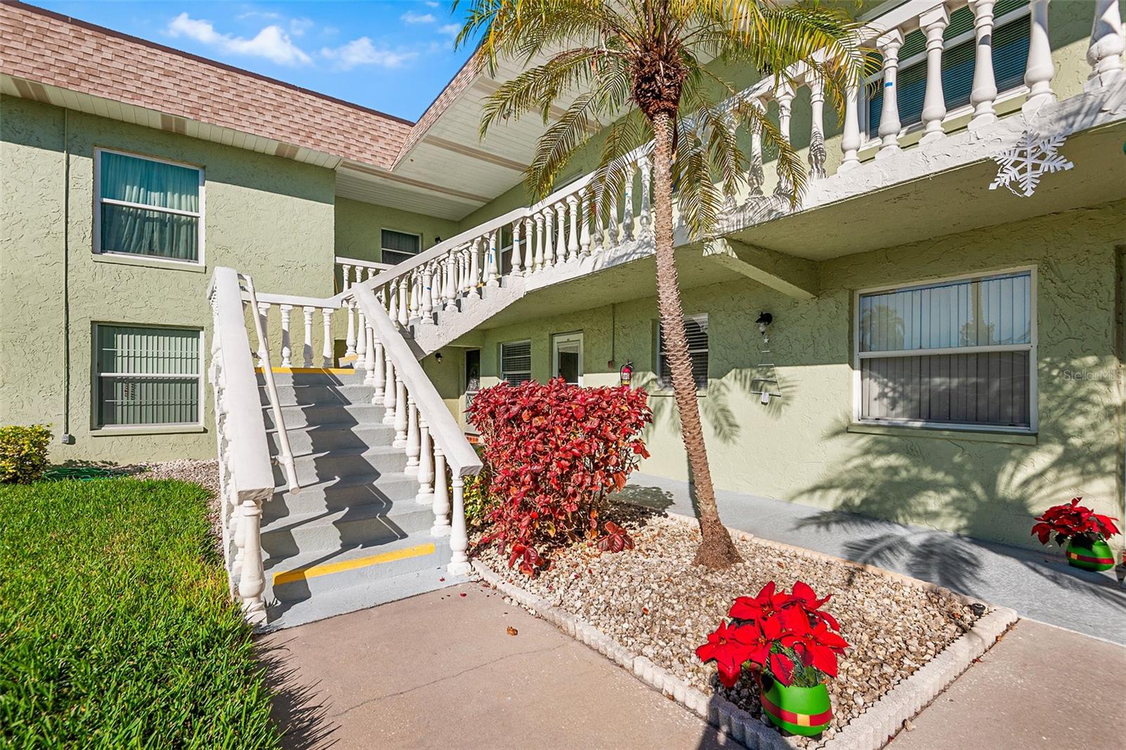 GREEN DOLPHIN PARK CONDO - Residential