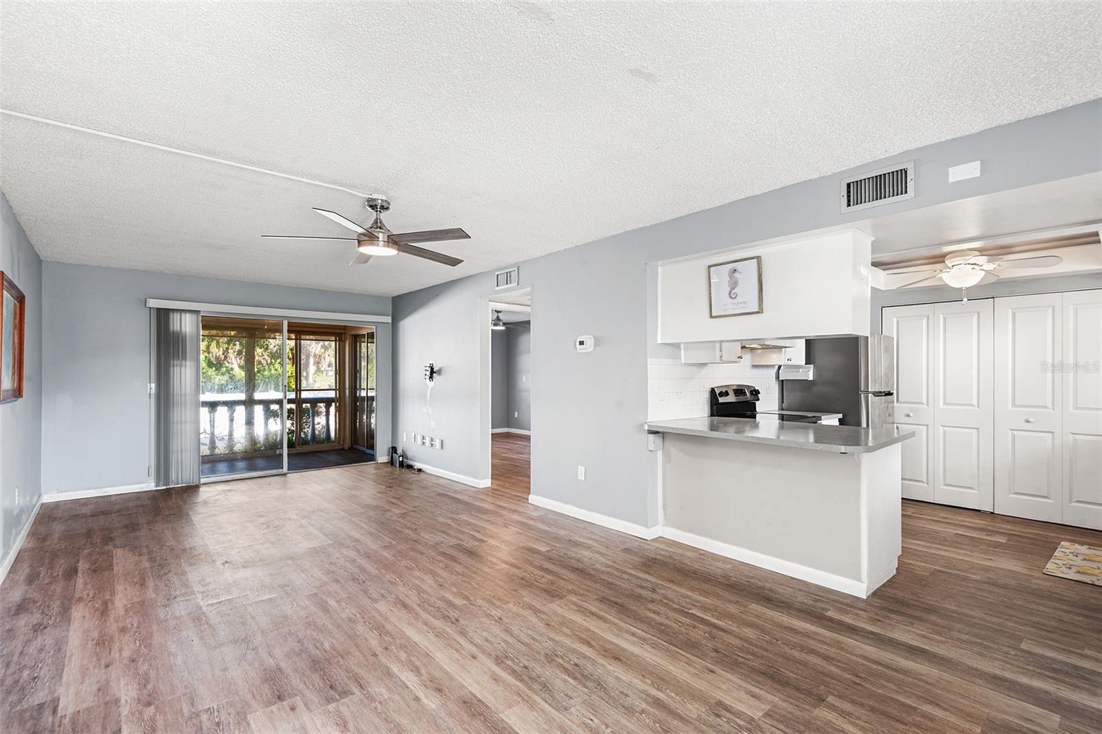 GREEN DOLPHIN PARK CONDO - Residential