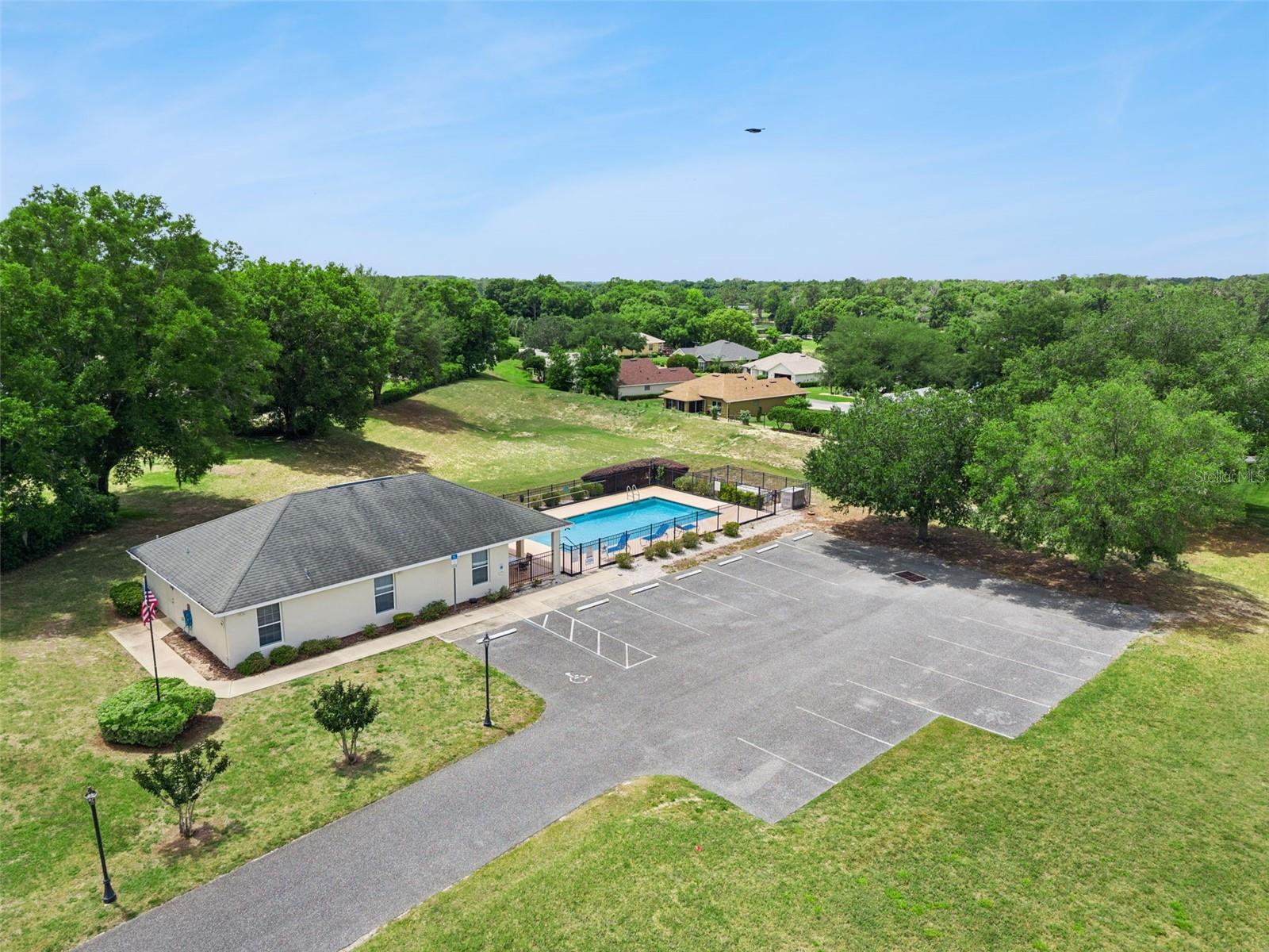 TWIN LAKES ESTATES - Residential