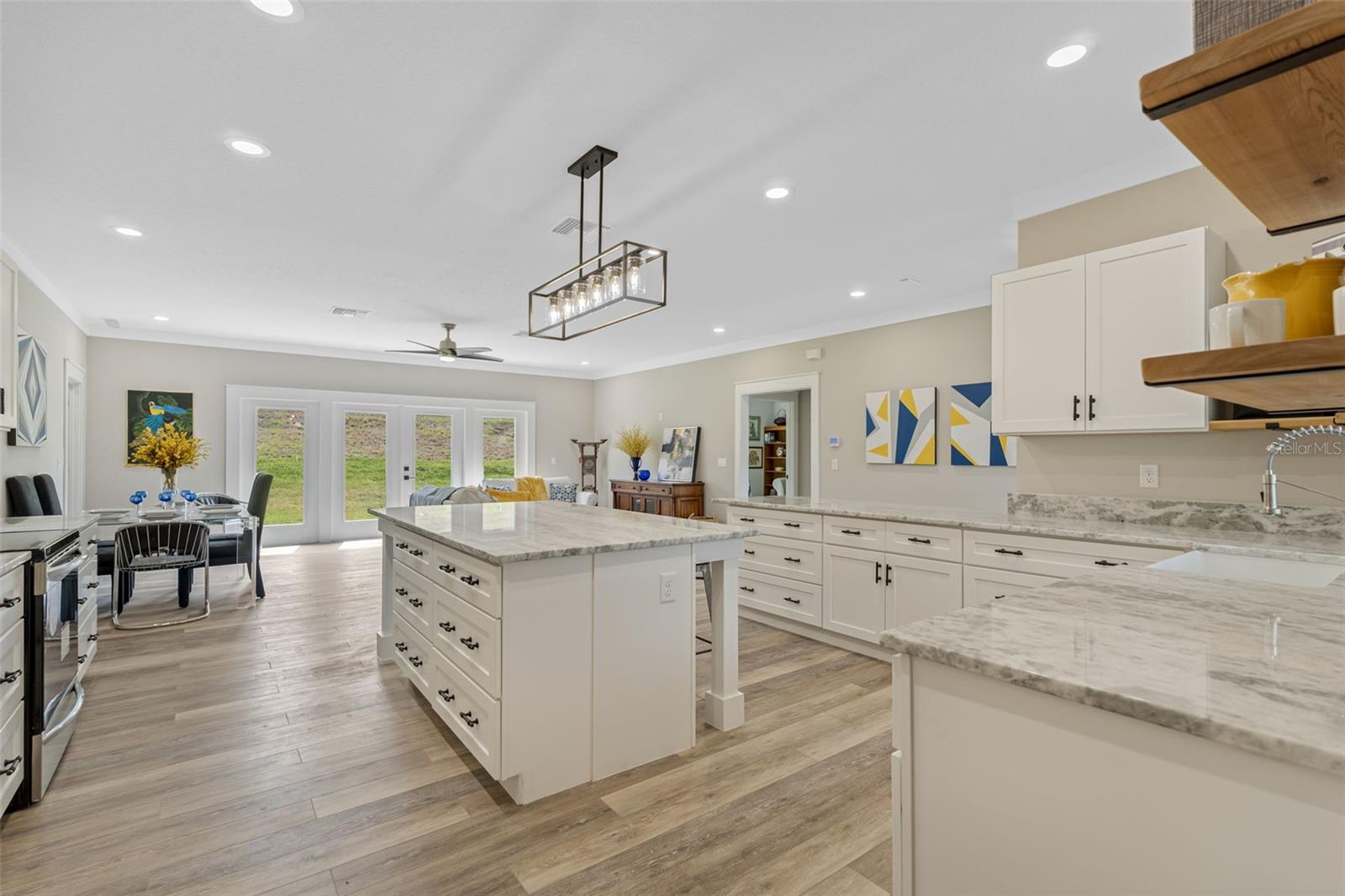 TWIN LAKES ESTATES - Residential