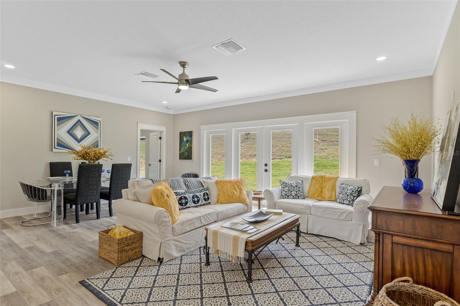 TWIN LAKES ESTATES - Residential