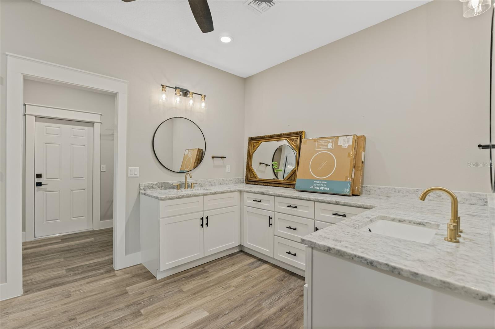 TWIN LAKES ESTATES - Residential