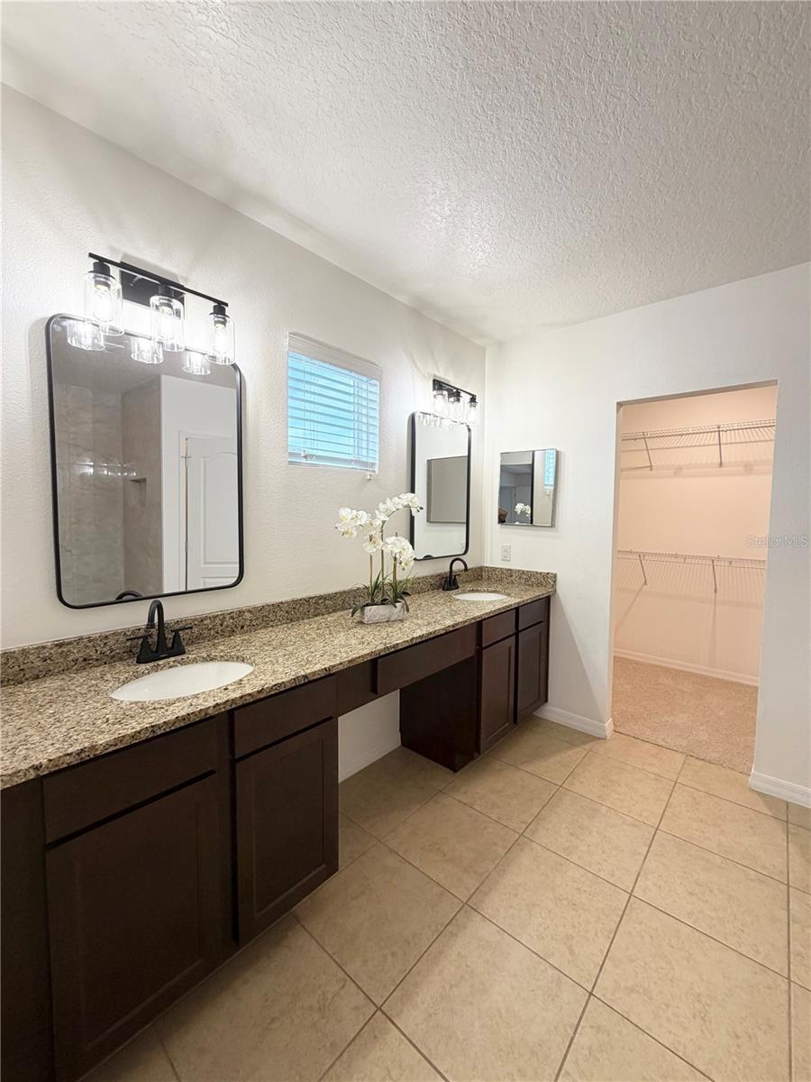 KNIGHT LAKE ESTATES - Residential