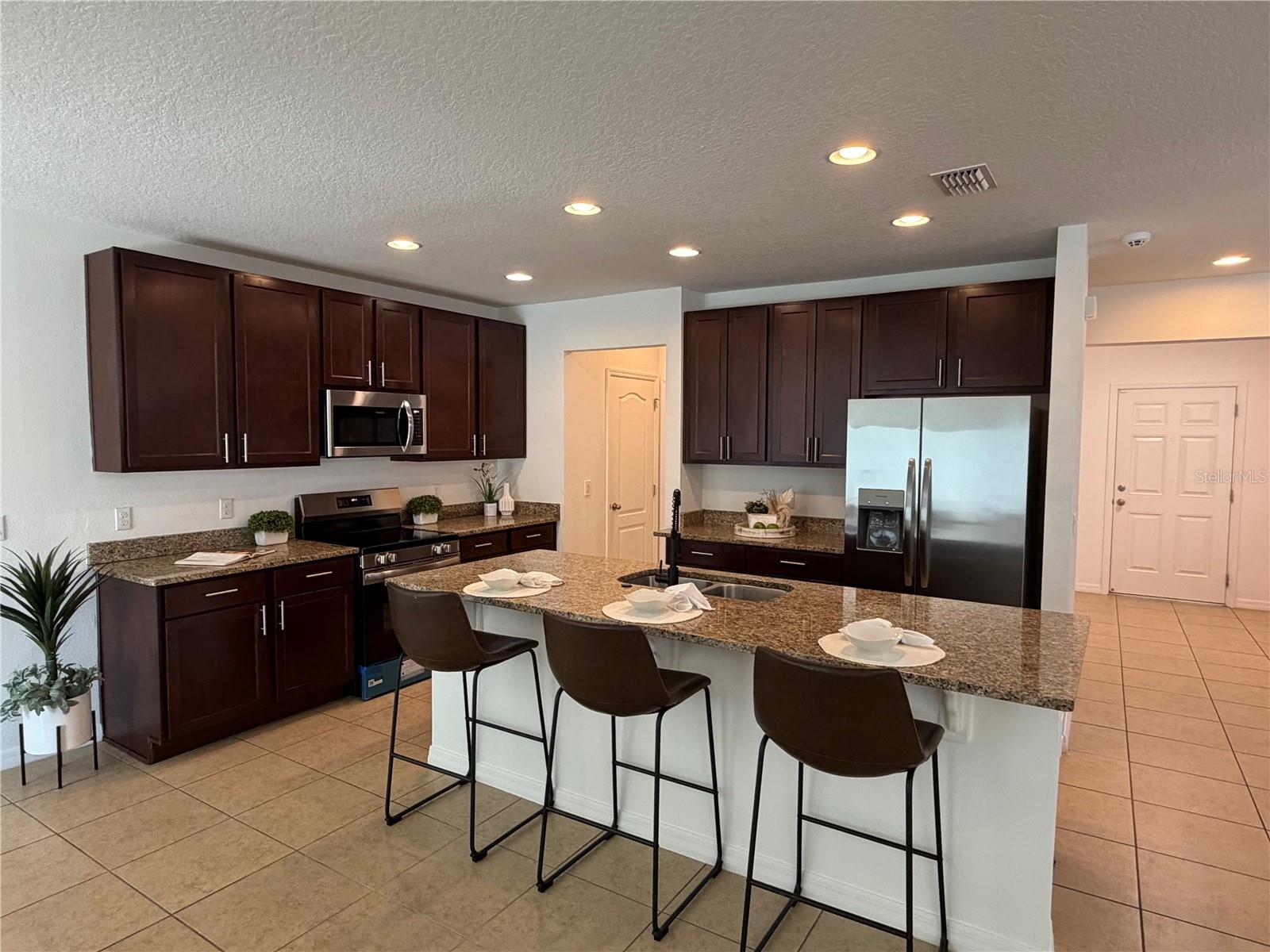 KNIGHT LAKE ESTATES - Residential
