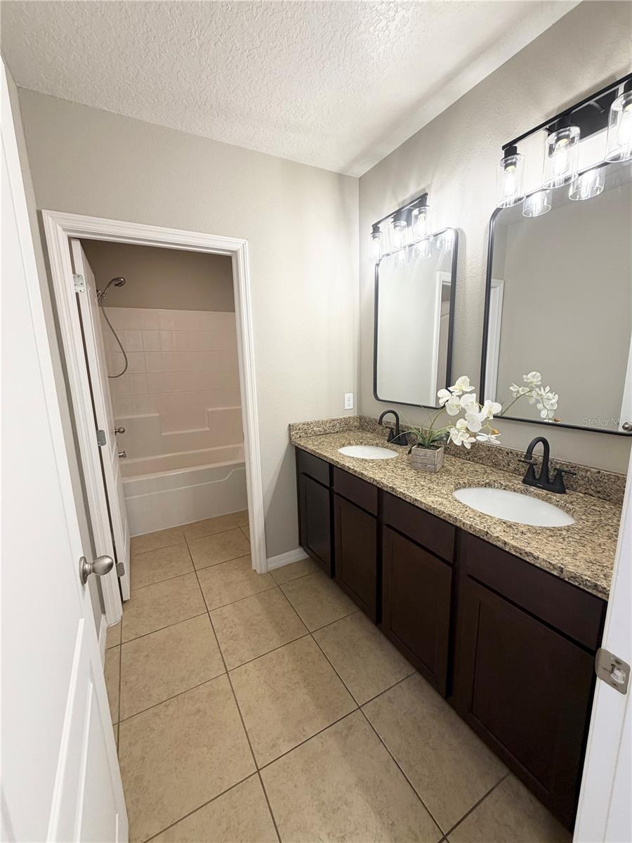 KNIGHT LAKE ESTATES - Residential