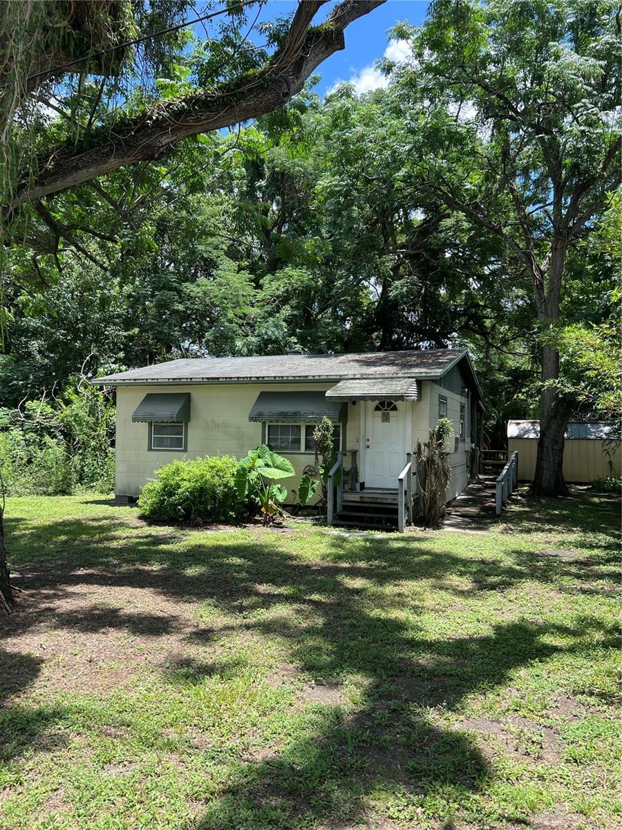 Investor Special located in a prime Orlando location. Opportunity awaits at 3109 Williams Street. Whether you're looking for your next renovation project, investment property, or potential tear down to build new, this property offers tremendous upside in a highly desirable location. Situated near the Fort Gatlin Recreation Complex, Downtown Orlando, major shopping destinations, restaurants, schools, hospitals, and area attractions, this property is surrounded by convenience and growth.
Potential ADU (Accessory Dwelling Unit) opportunity. Buyers are encouraged to contact the zoning and planning departments to verify ADU eligibility, zoning requirements, building restrictions, future use, lot dimensions, and redevelopment possibilities.
Buyers should perform their own due diligence regarding all property uses, permits, measurements, and development potential.
Don't miss this chance to secure a property in one of Orlando's most centrally located areas. Opportunities like this are becoming harder to find!