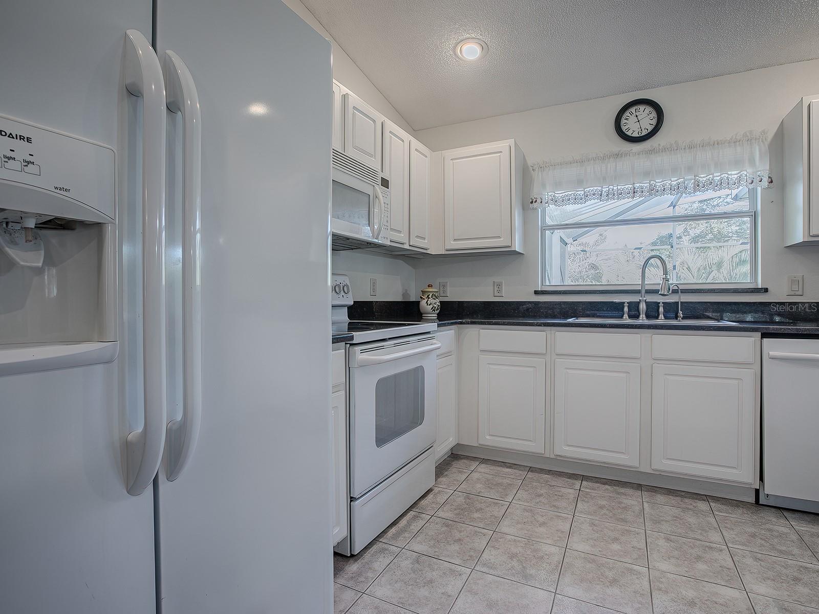 PENNBROOKE PH 02P LT P1 BEING IN 18-19-24 - Residential