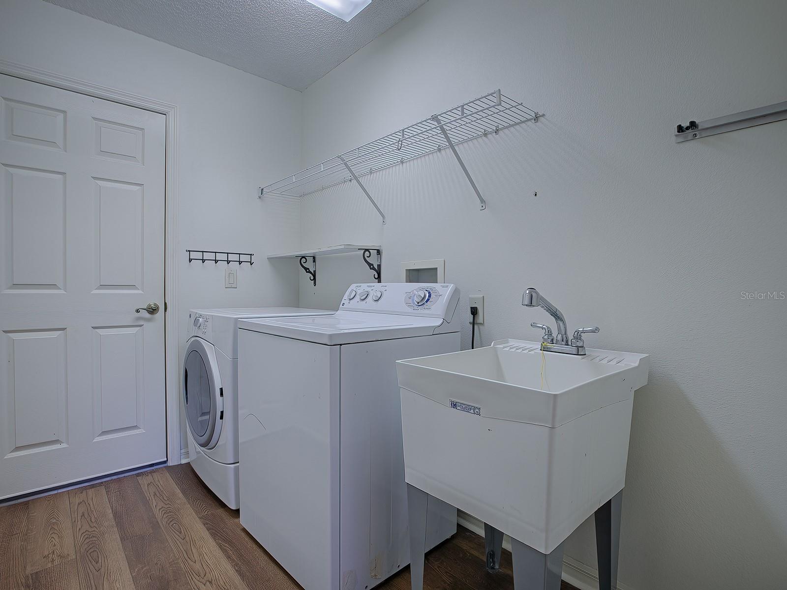 PENNBROOKE PH 02P LT P1 BEING IN 18-19-24 - Residential