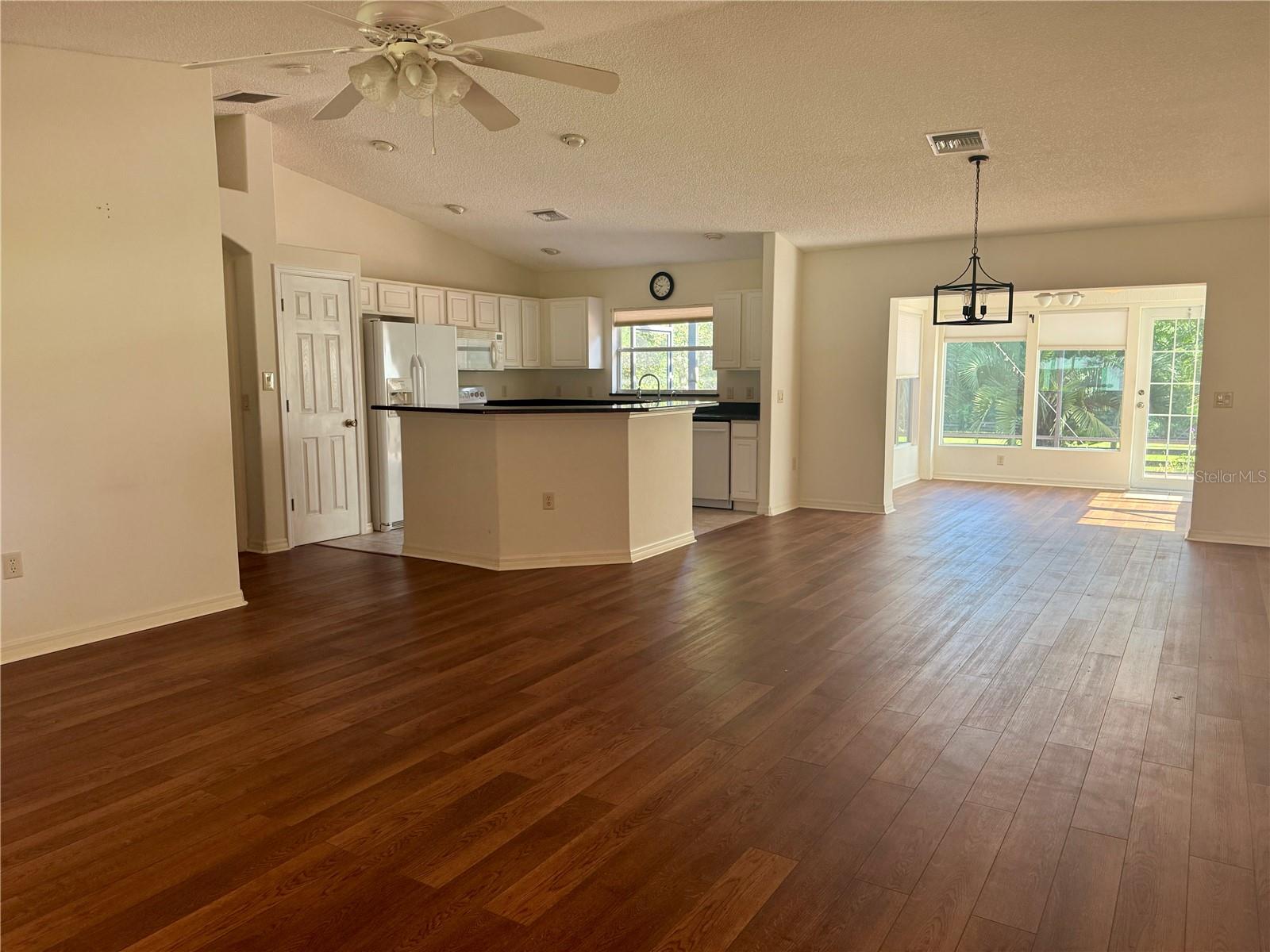 PENNBROOKE PH 02P LT P1 BEING IN 18-19-24 - Residential