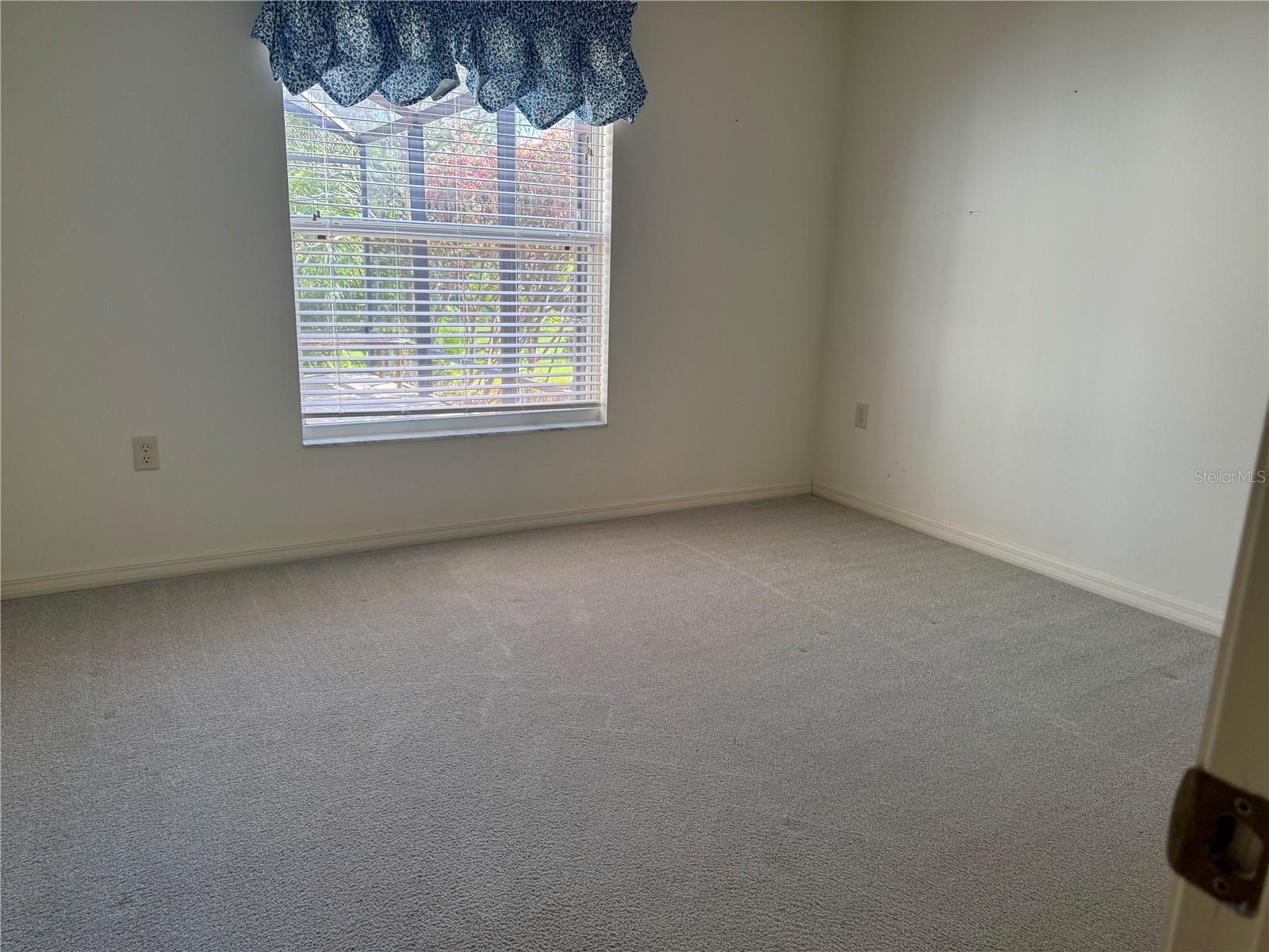 PENNBROOKE PH 02P LT P1 BEING IN 18-19-24 - Residential