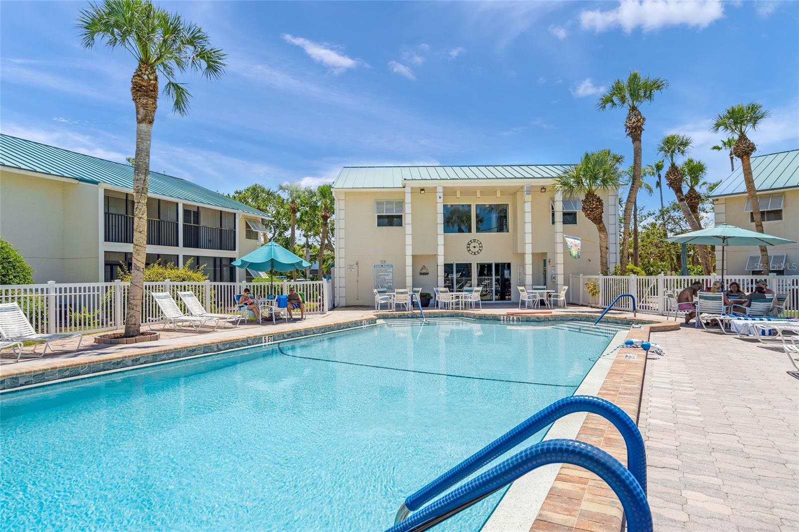 WHITE SANDS VILLAGE - Residential