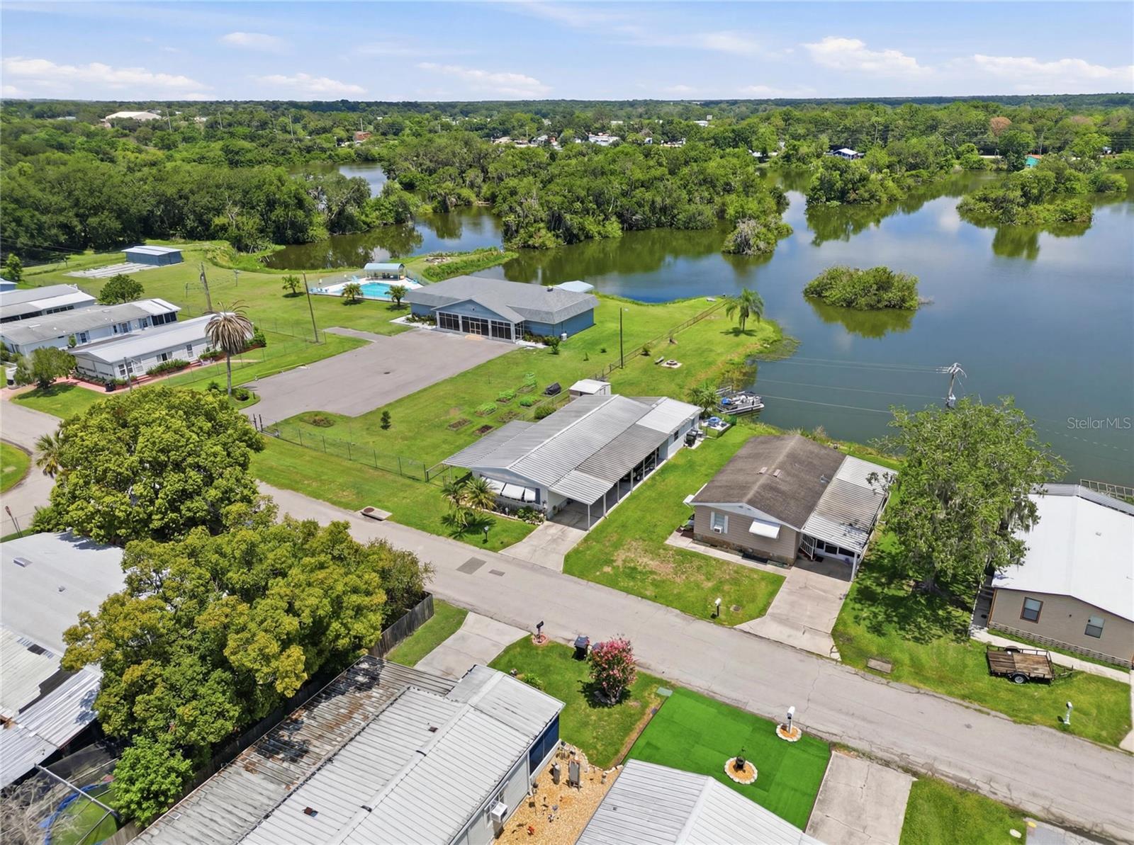 VILLAGE UNIT 03 LAKELAND - Residential