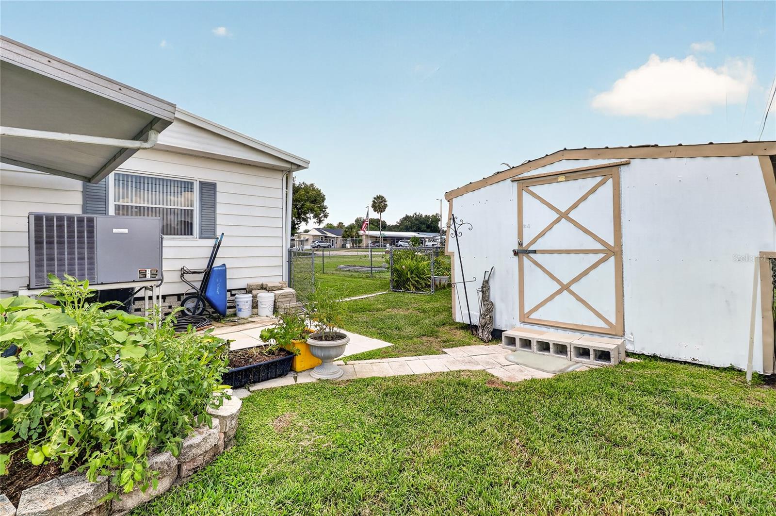 VILLAGE UNIT 03 LAKELAND - Residential