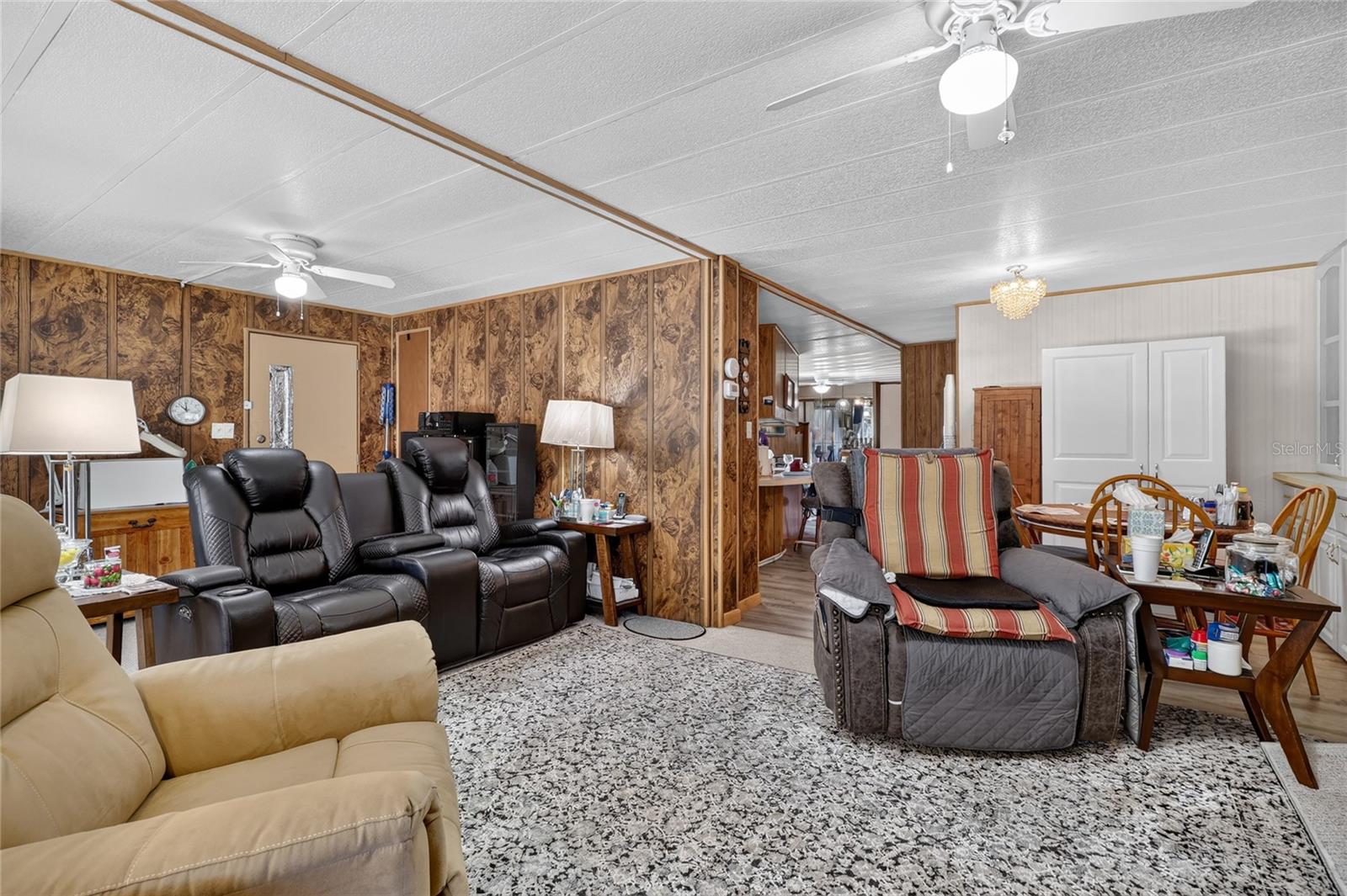 VILLAGE UNIT 03 LAKELAND - Residential