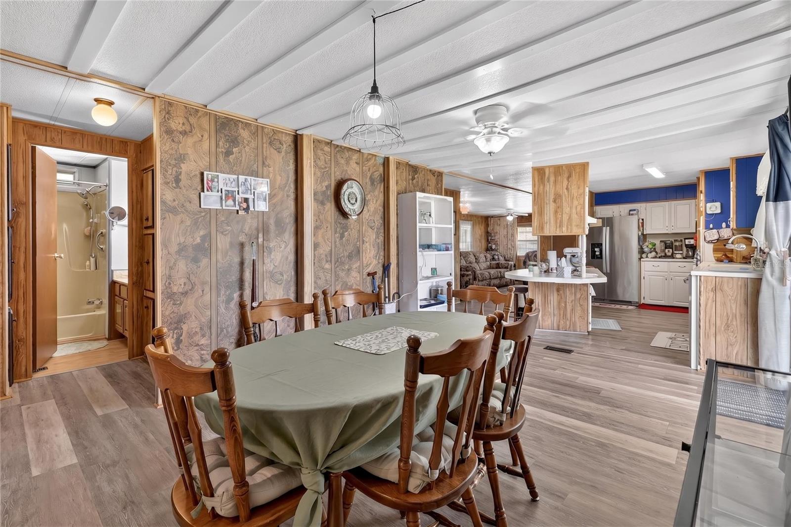 VILLAGE UNIT 03 LAKELAND - Residential