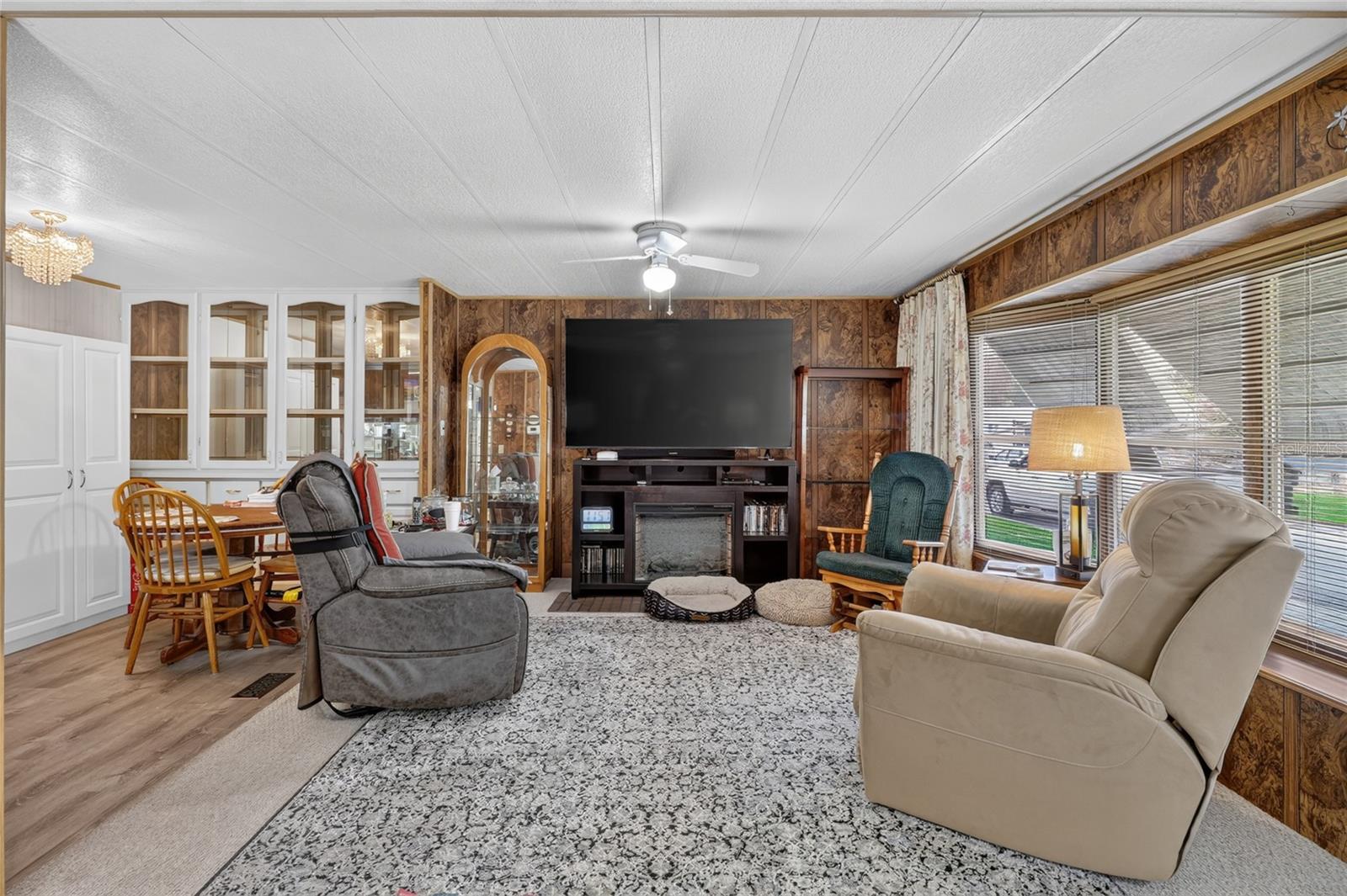 VILLAGE UNIT 03 LAKELAND - Residential