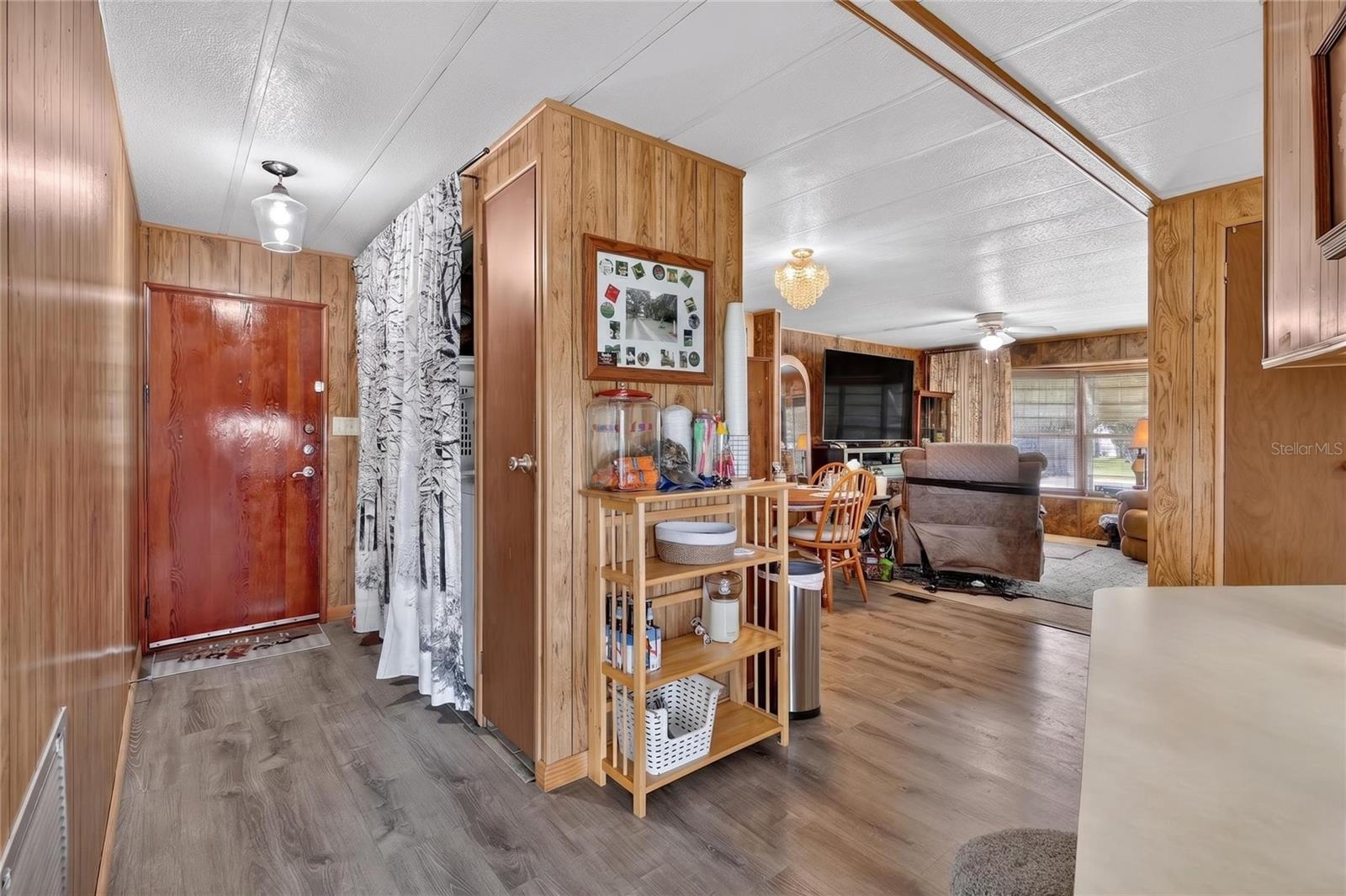 VILLAGE UNIT 03 LAKELAND - Residential