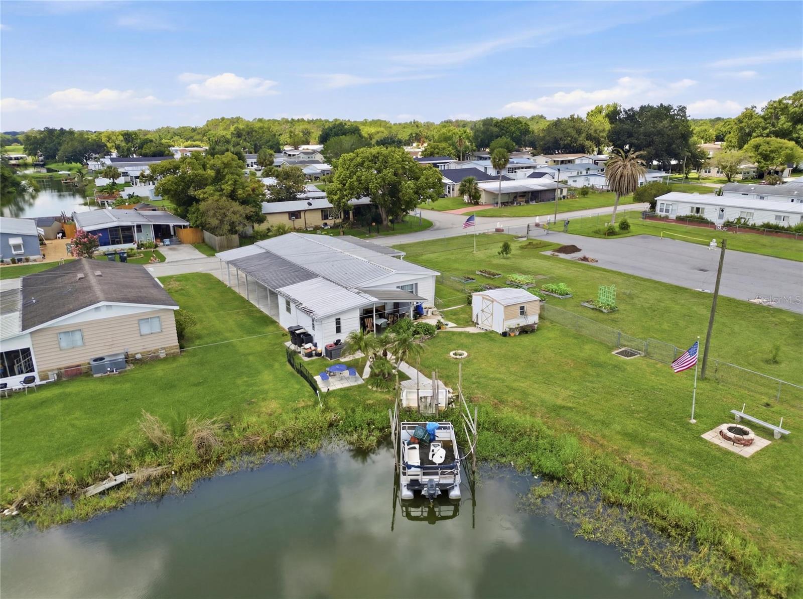 VILLAGE UNIT 03 LAKELAND - Residential