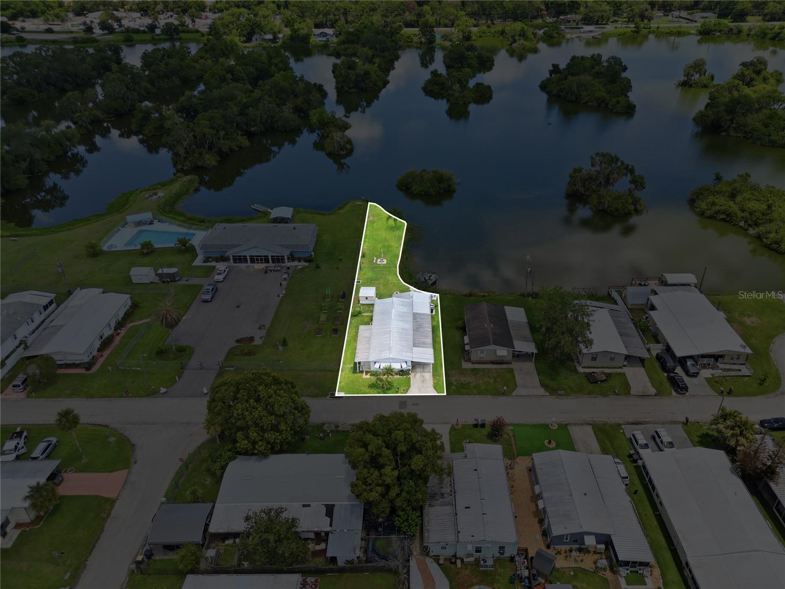 VILLAGE UNIT 03 LAKELAND - Residential