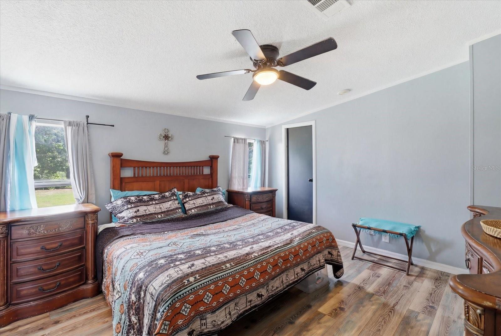 DERBY OAKS - Residential