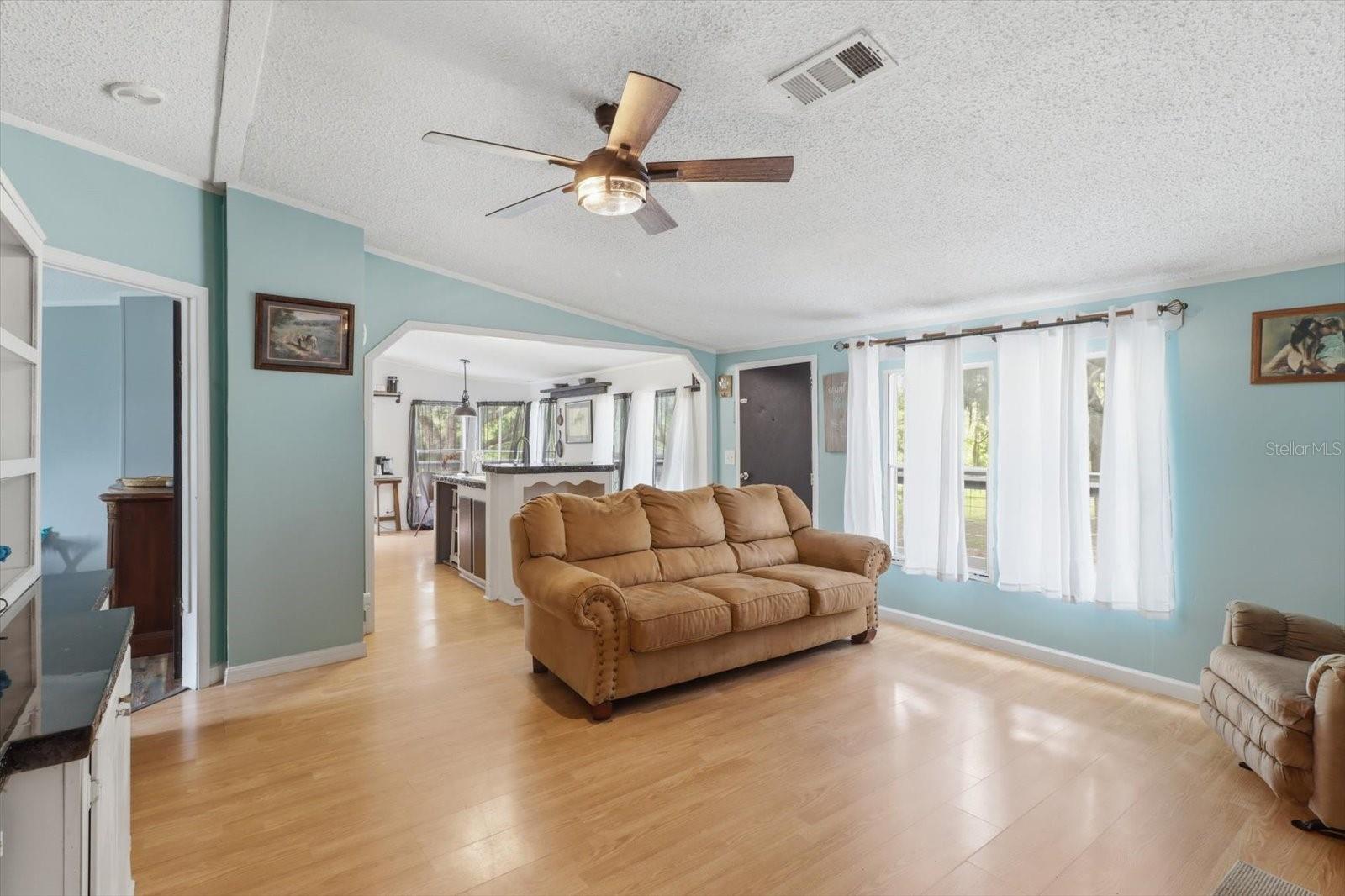 DERBY OAKS - Residential
