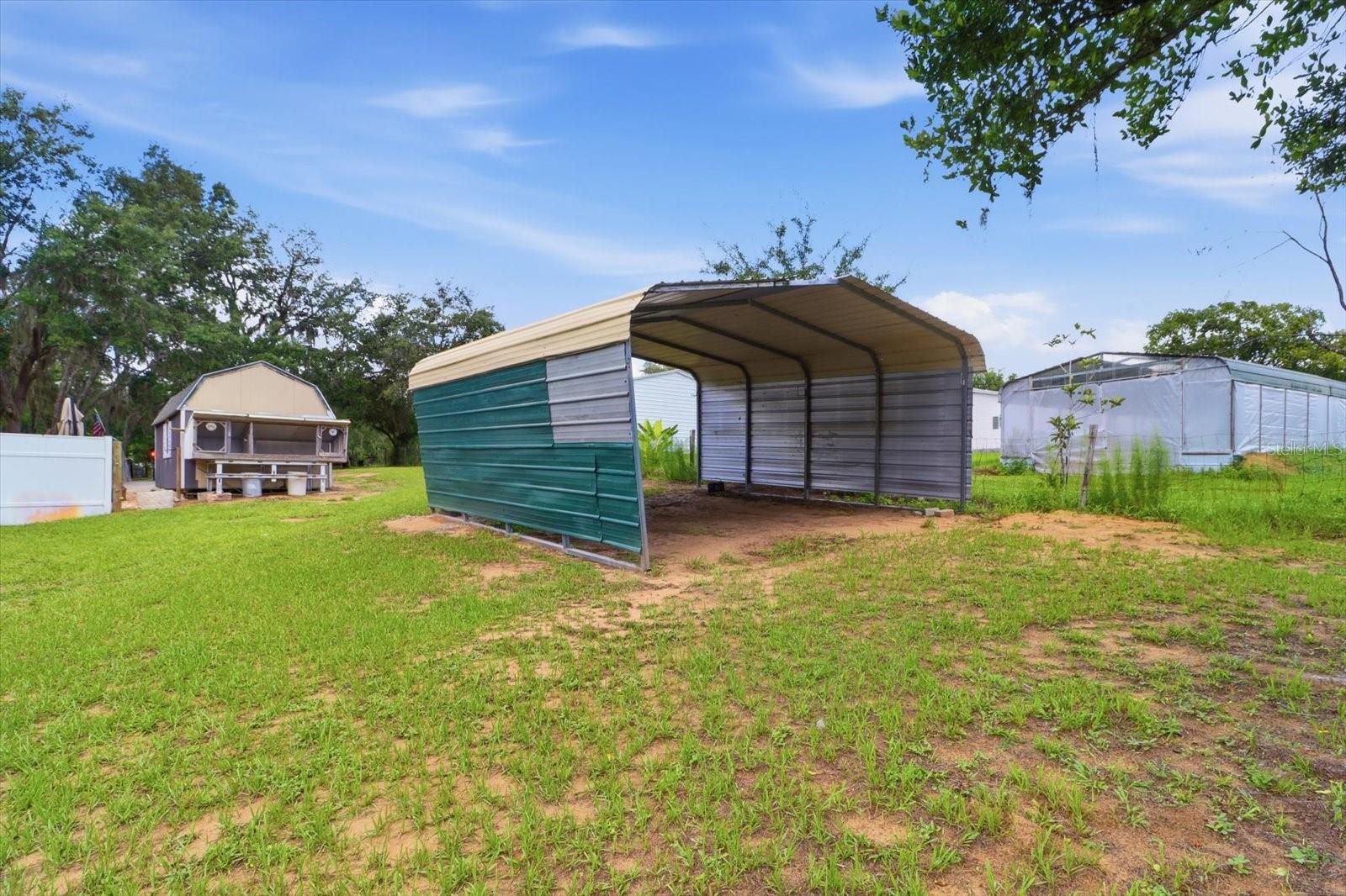 DERBY OAKS - Residential