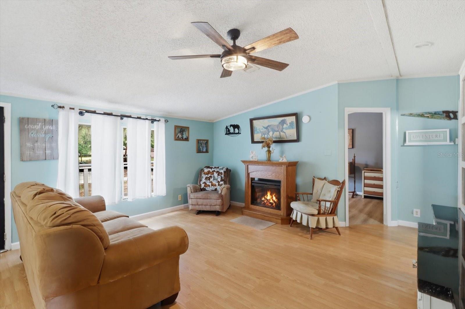 DERBY OAKS - Residential
