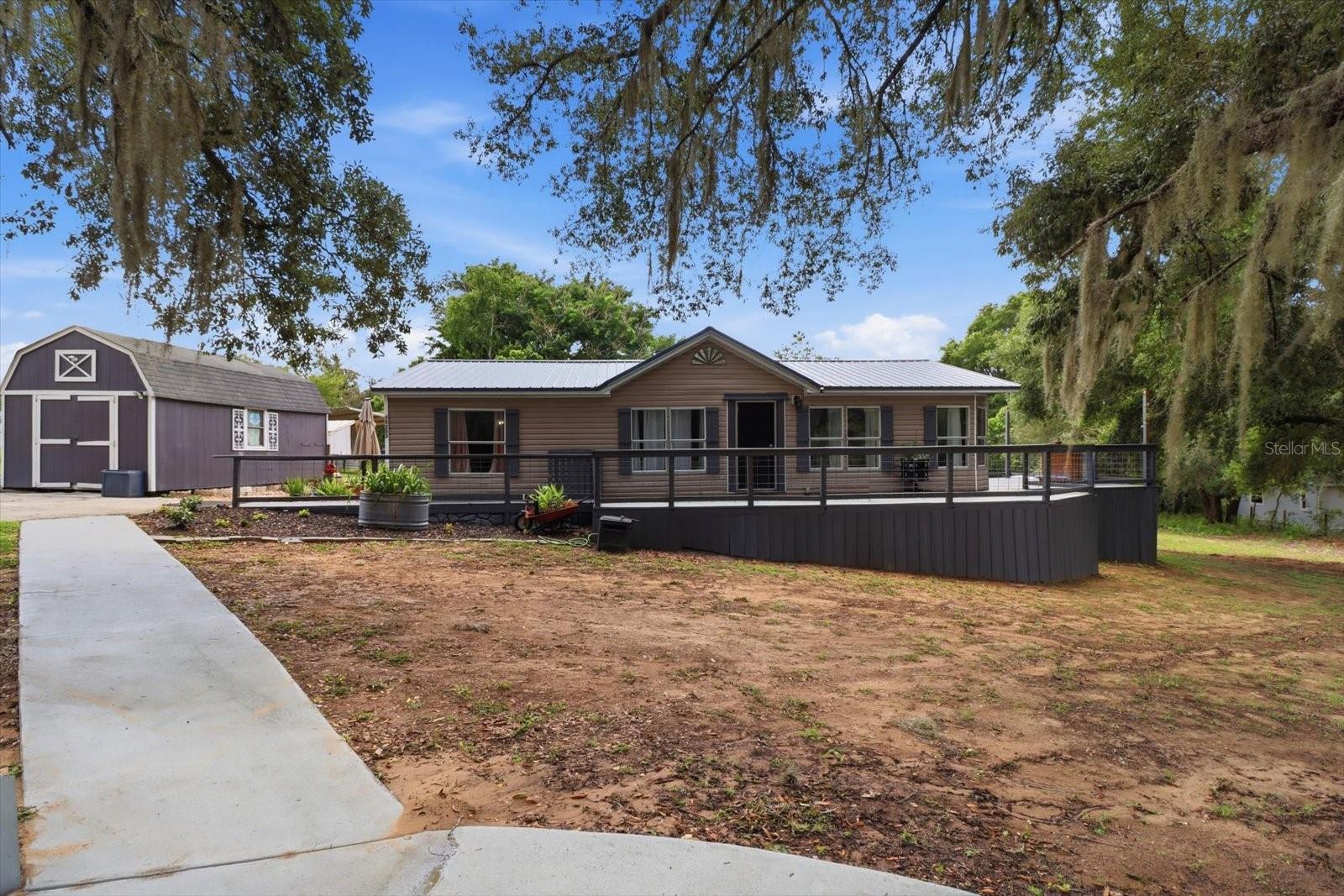 DERBY OAKS - Residential