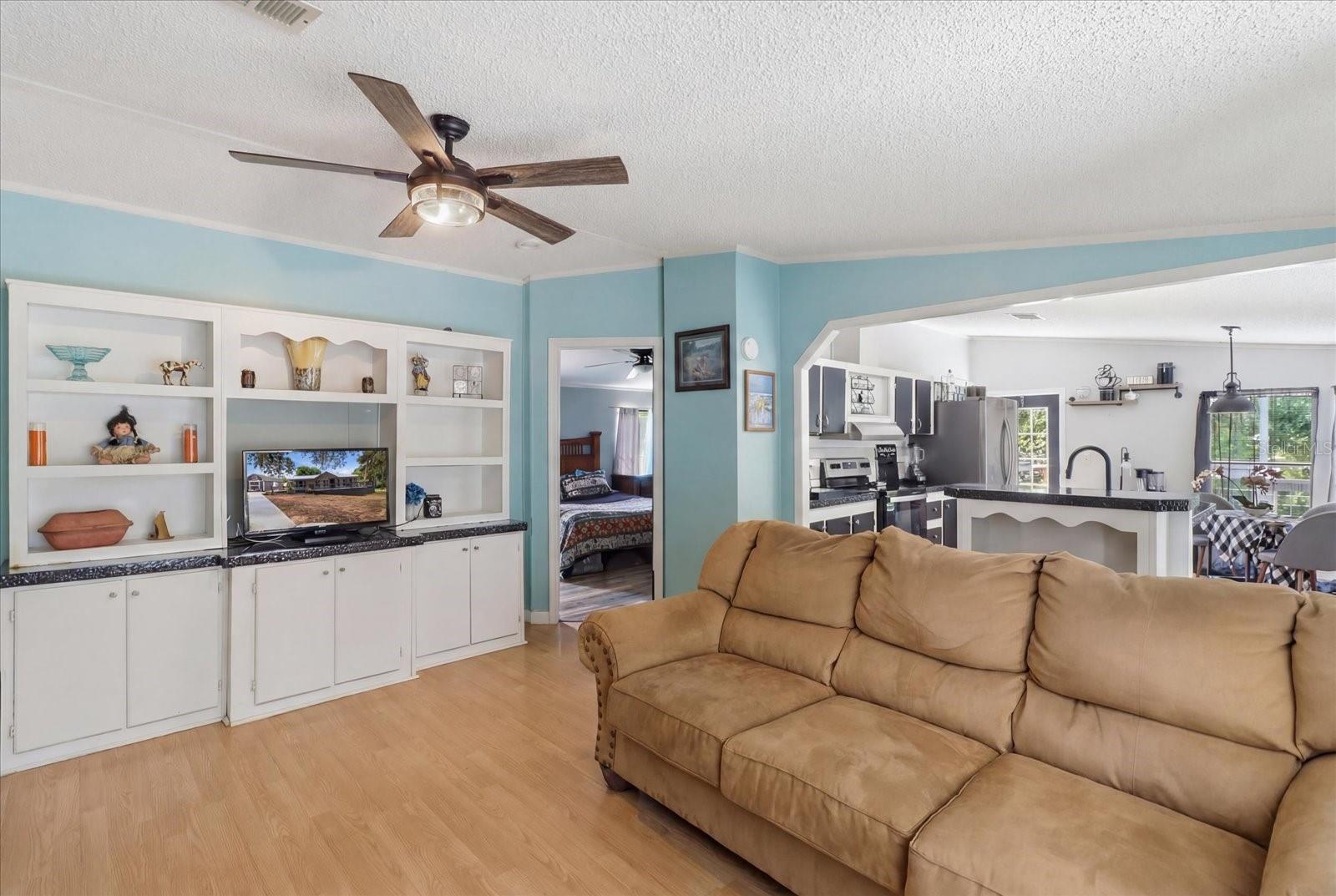DERBY OAKS - Residential