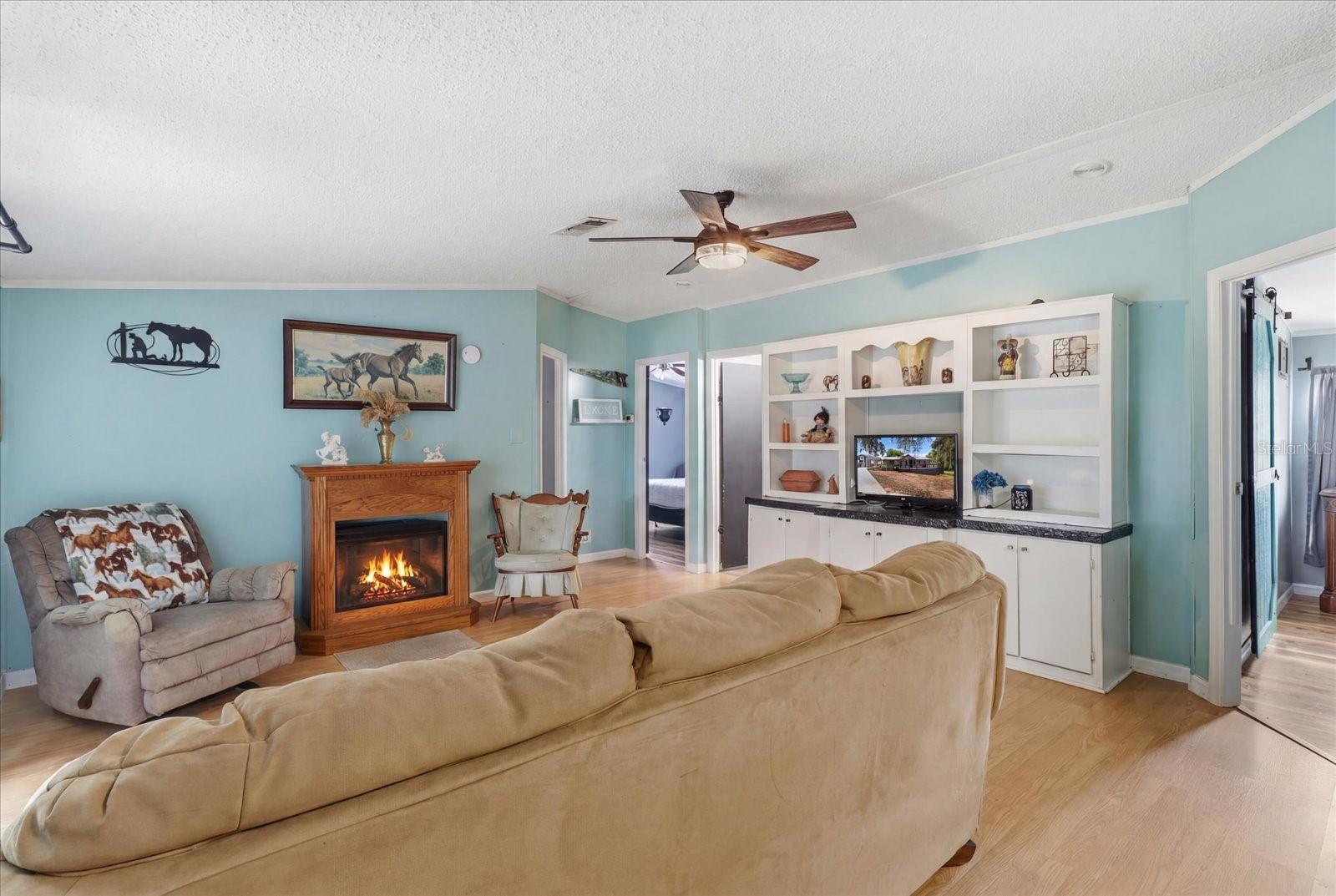 DERBY OAKS - Residential