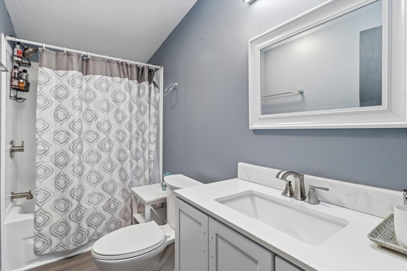 DERBY OAKS - Residential