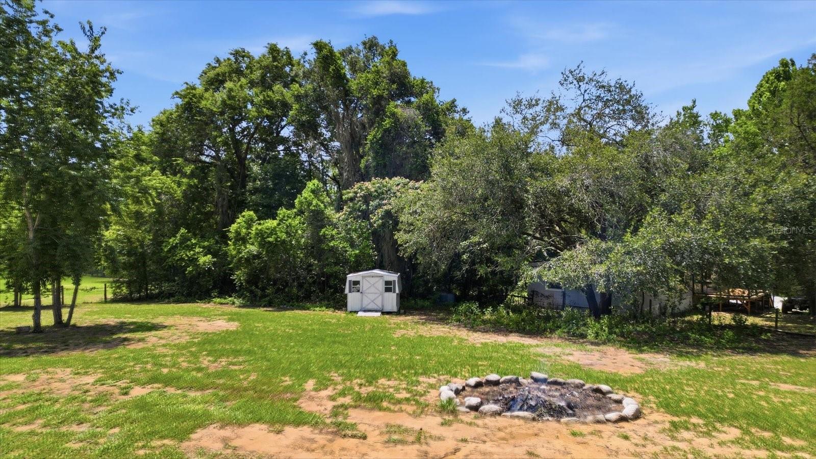 DERBY OAKS - Residential
