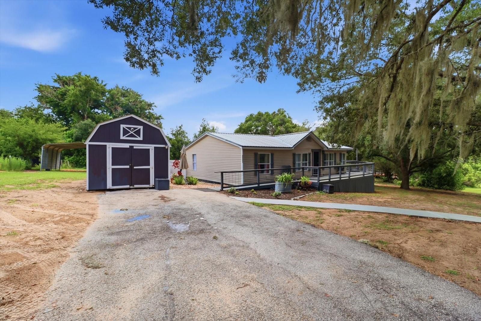 DERBY OAKS - Residential
