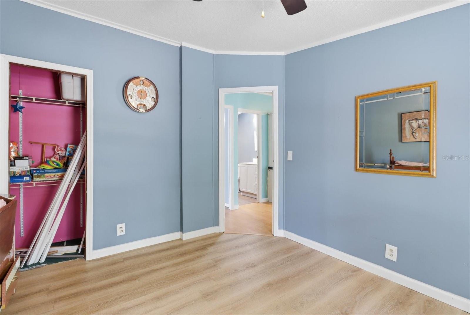 DERBY OAKS - Residential