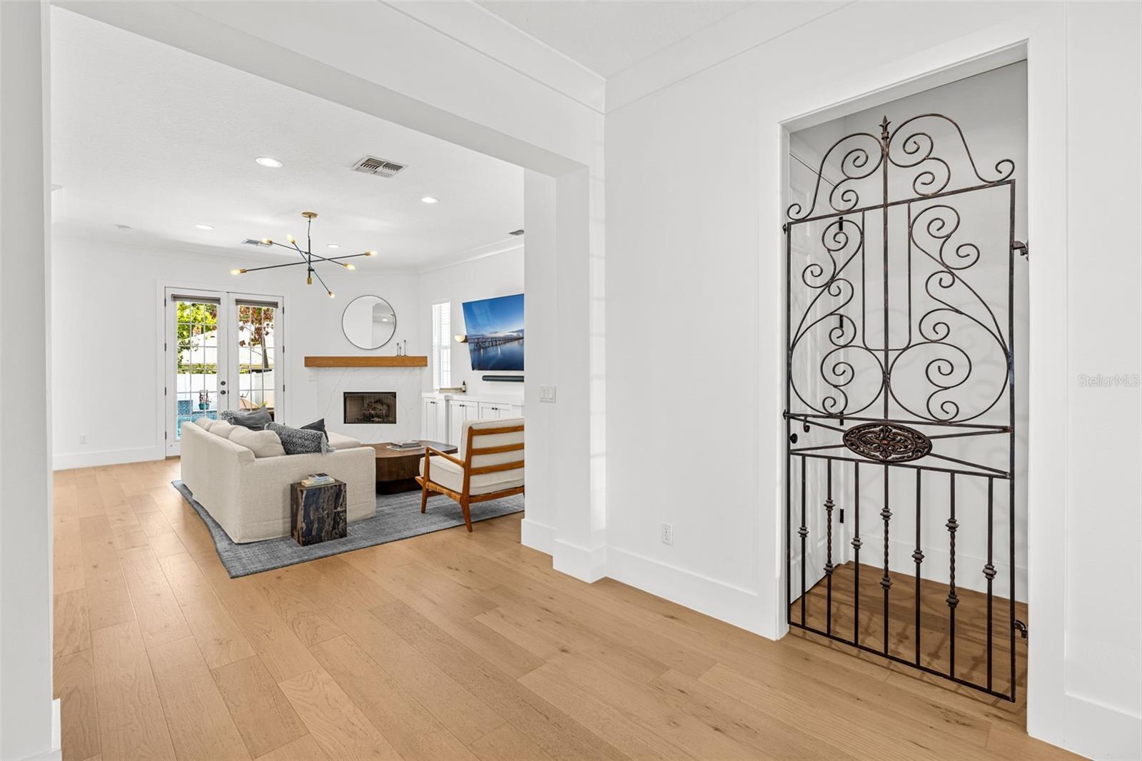 IVANHOE SHORES - Residential