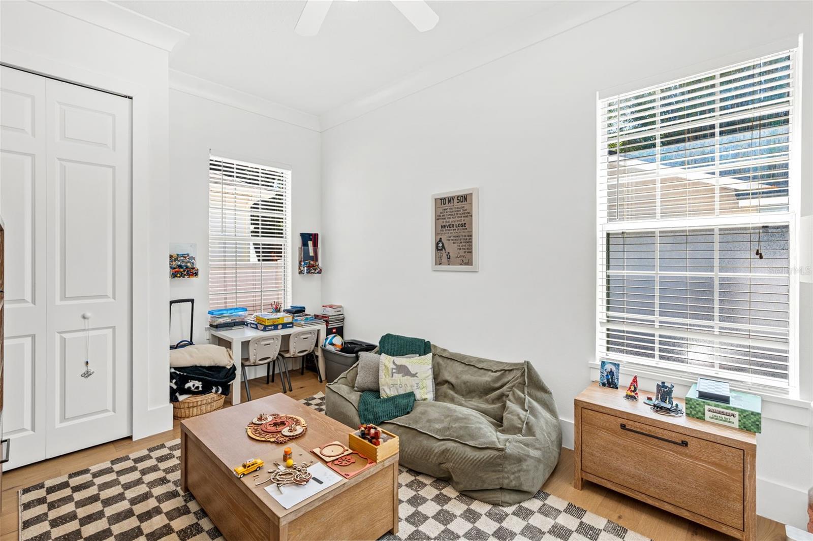 IVANHOE SHORES - Residential