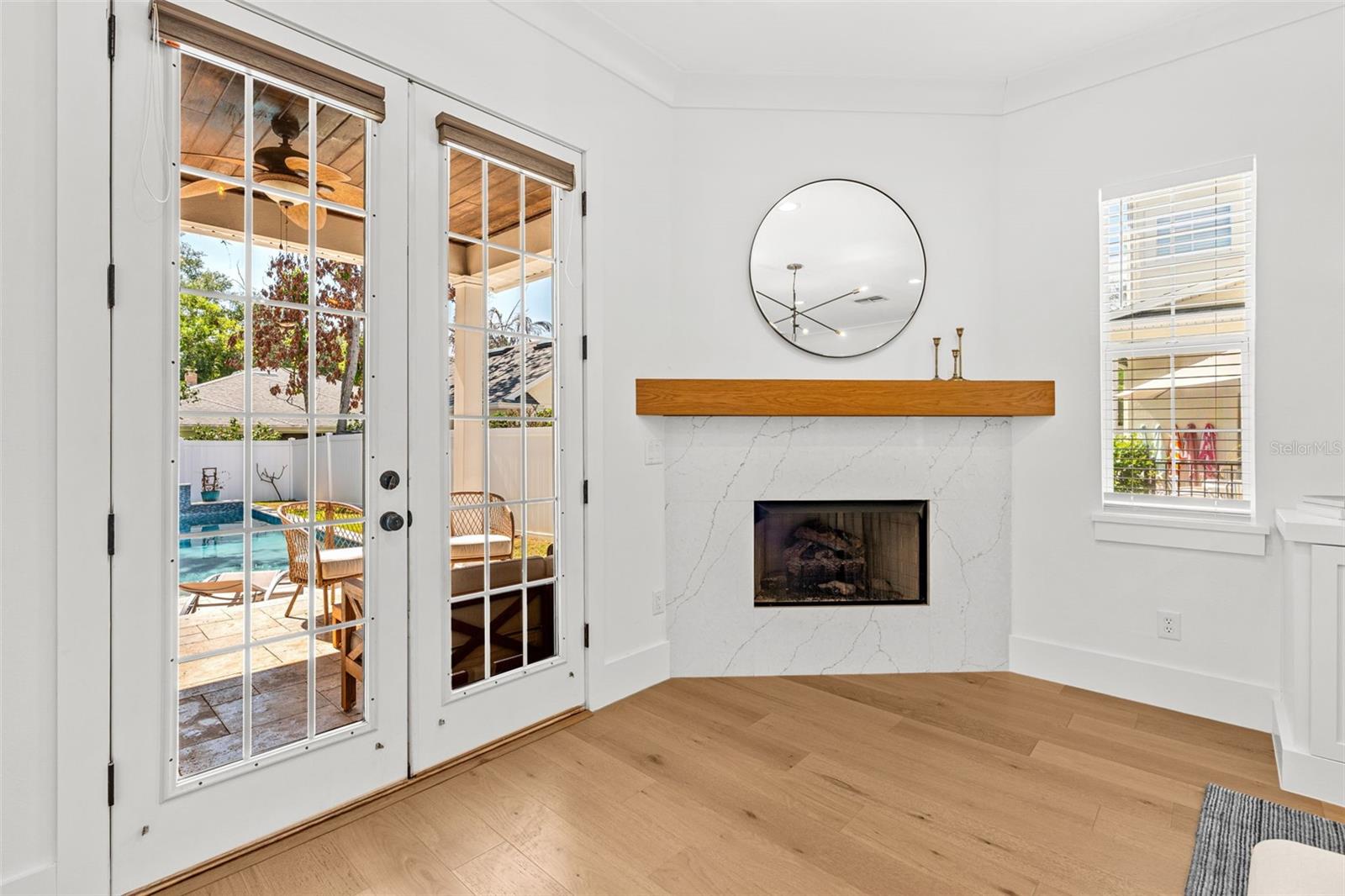 IVANHOE SHORES - Residential