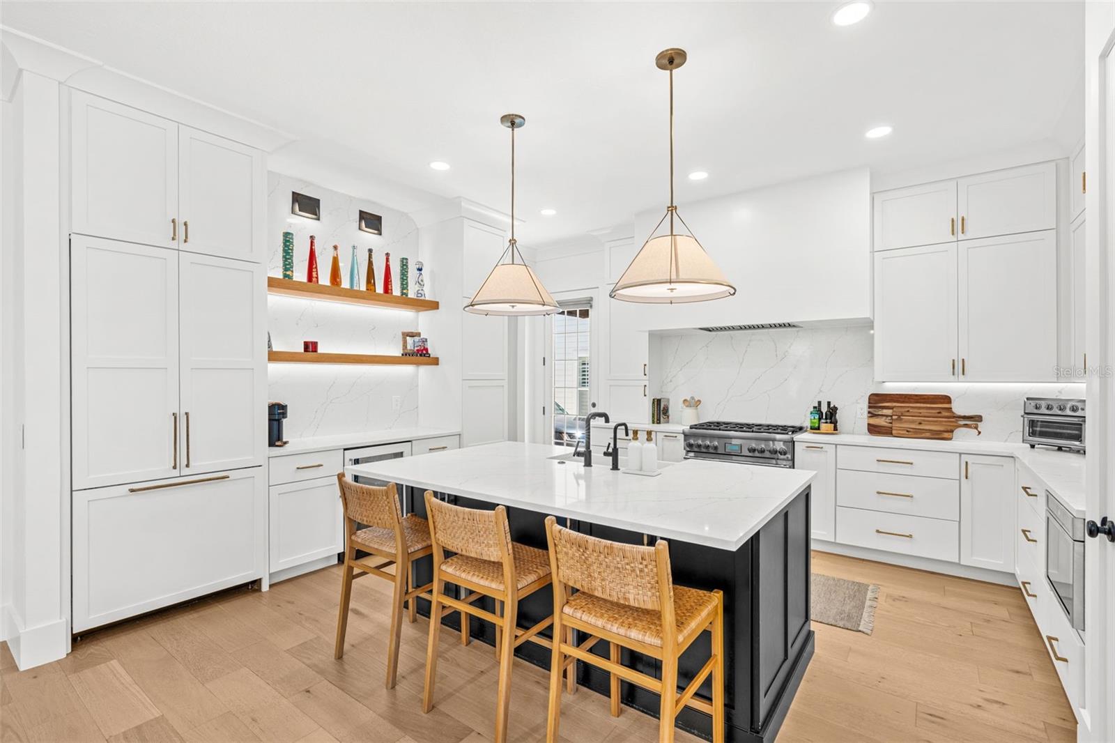 IVANHOE SHORES - Residential